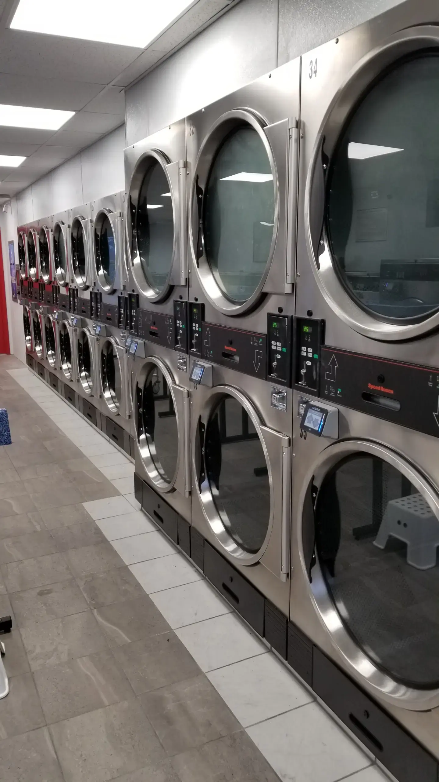 Jay's Wash & Dry - Image 14