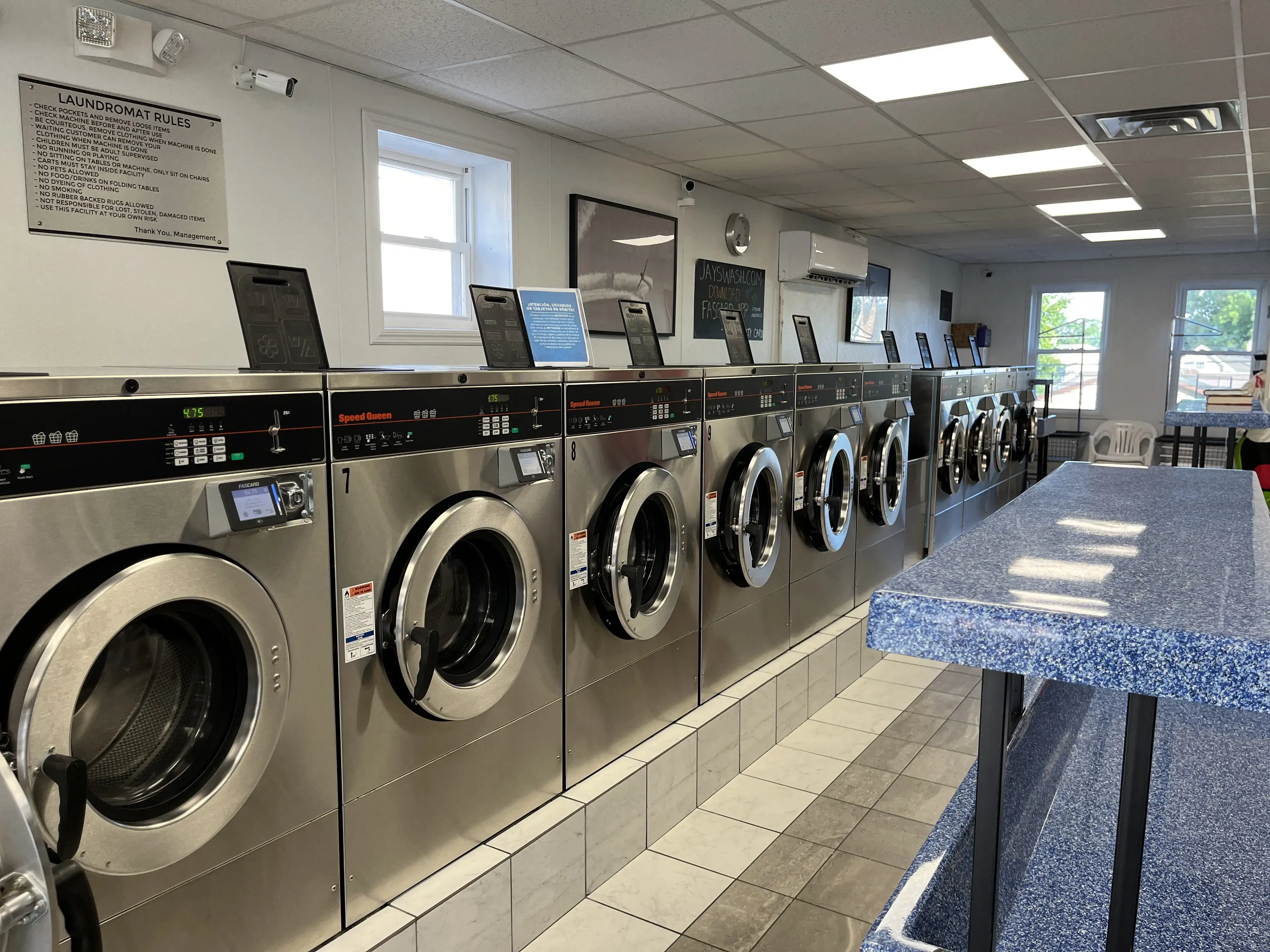 Jay's Wash & Dry - Image 2
