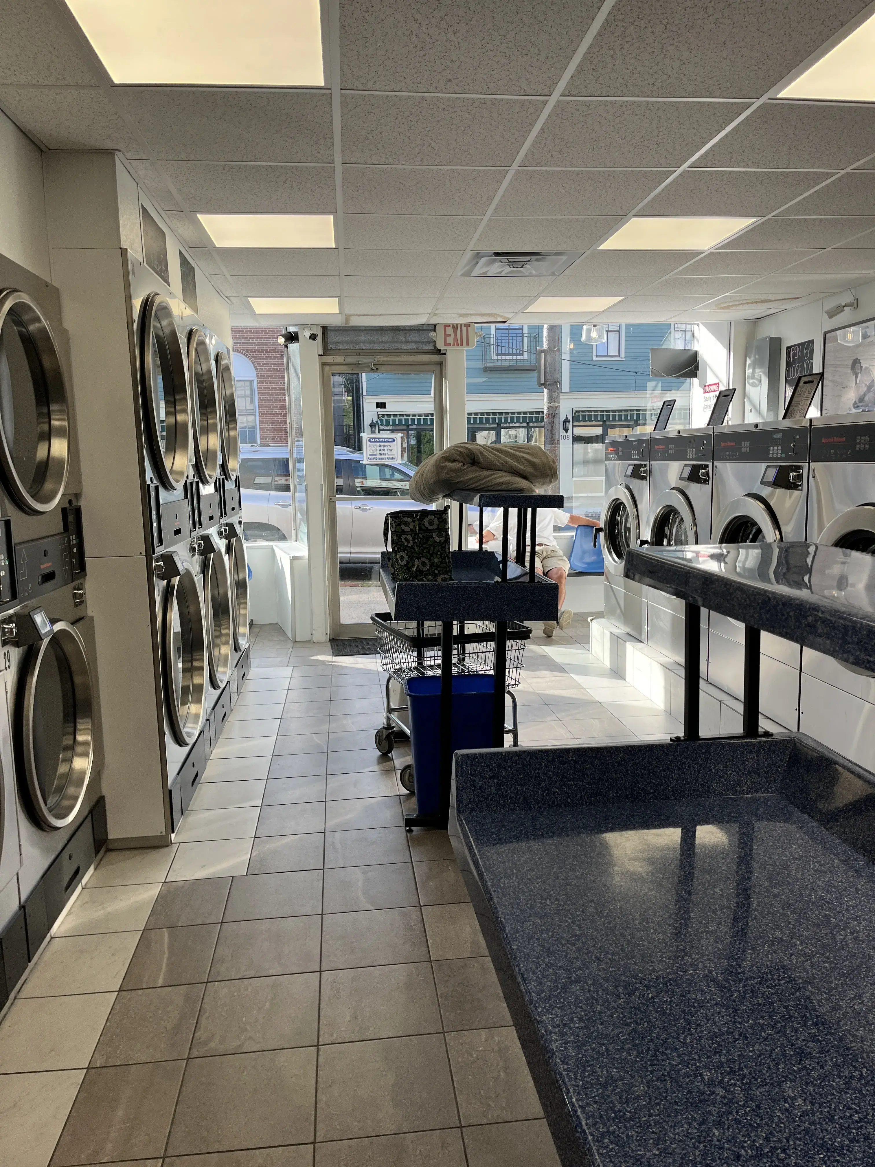 Jay's Wash & Dry - Image 10