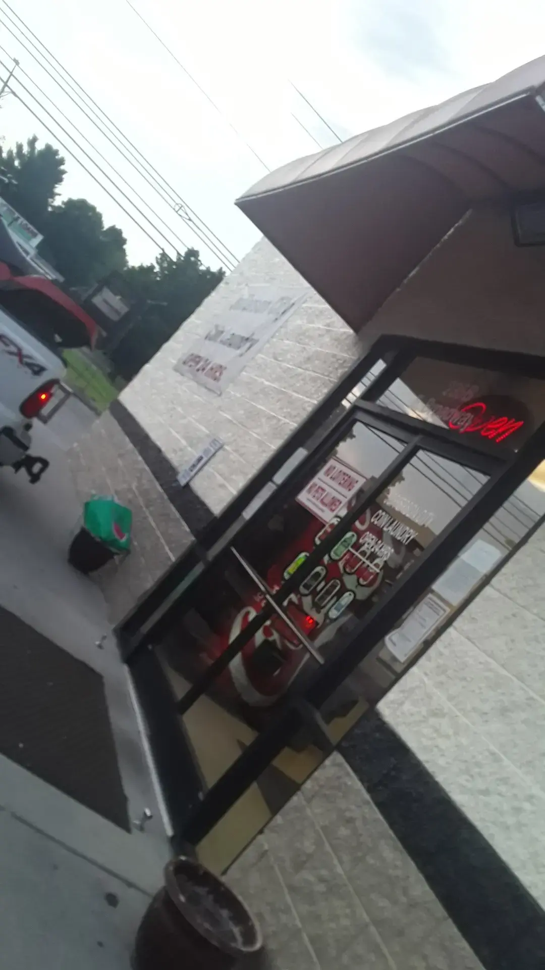 Jefferson City Coin Laundry thumbnail 13