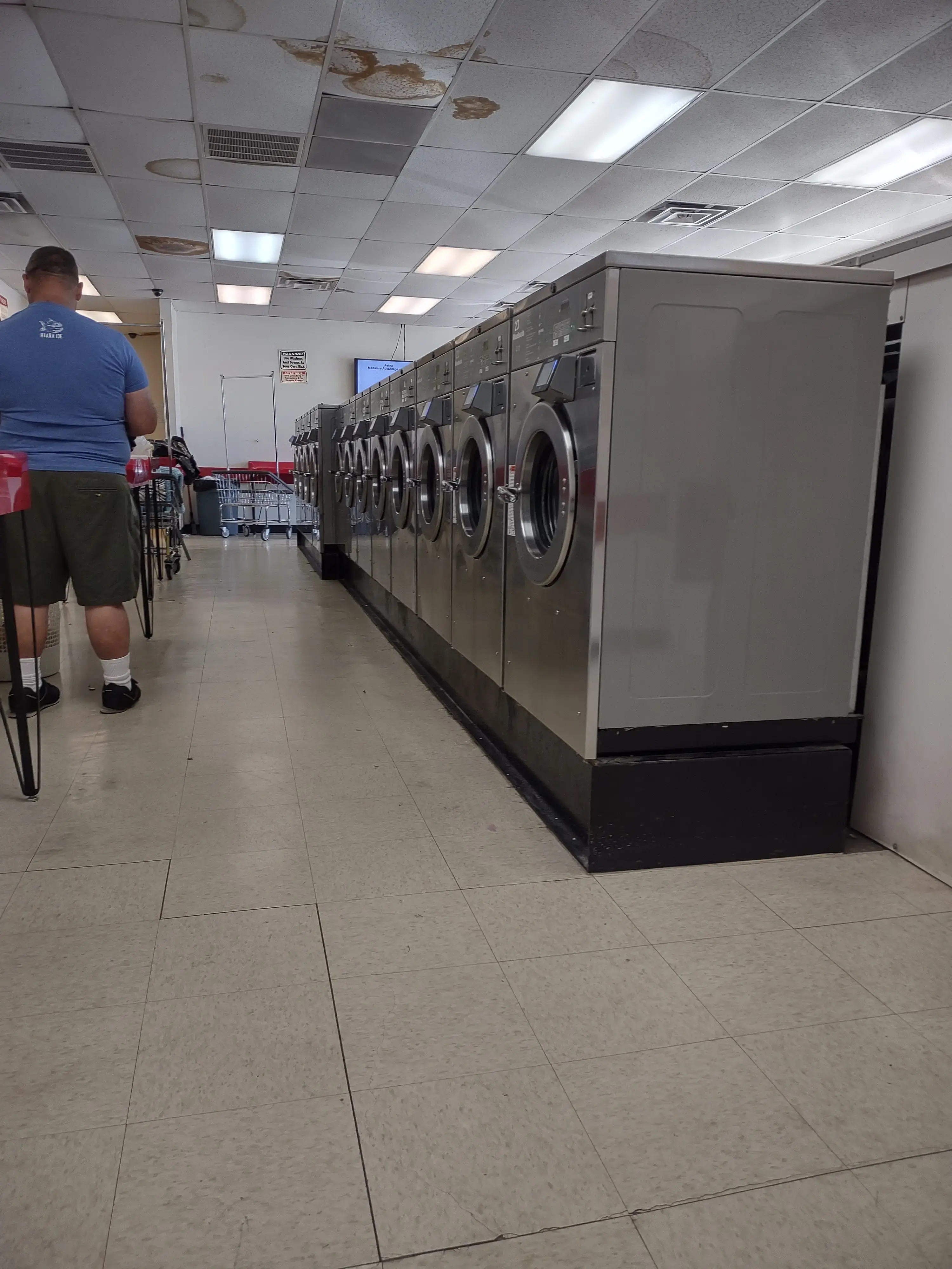Jefferson City Coin Laundry - Image 18
