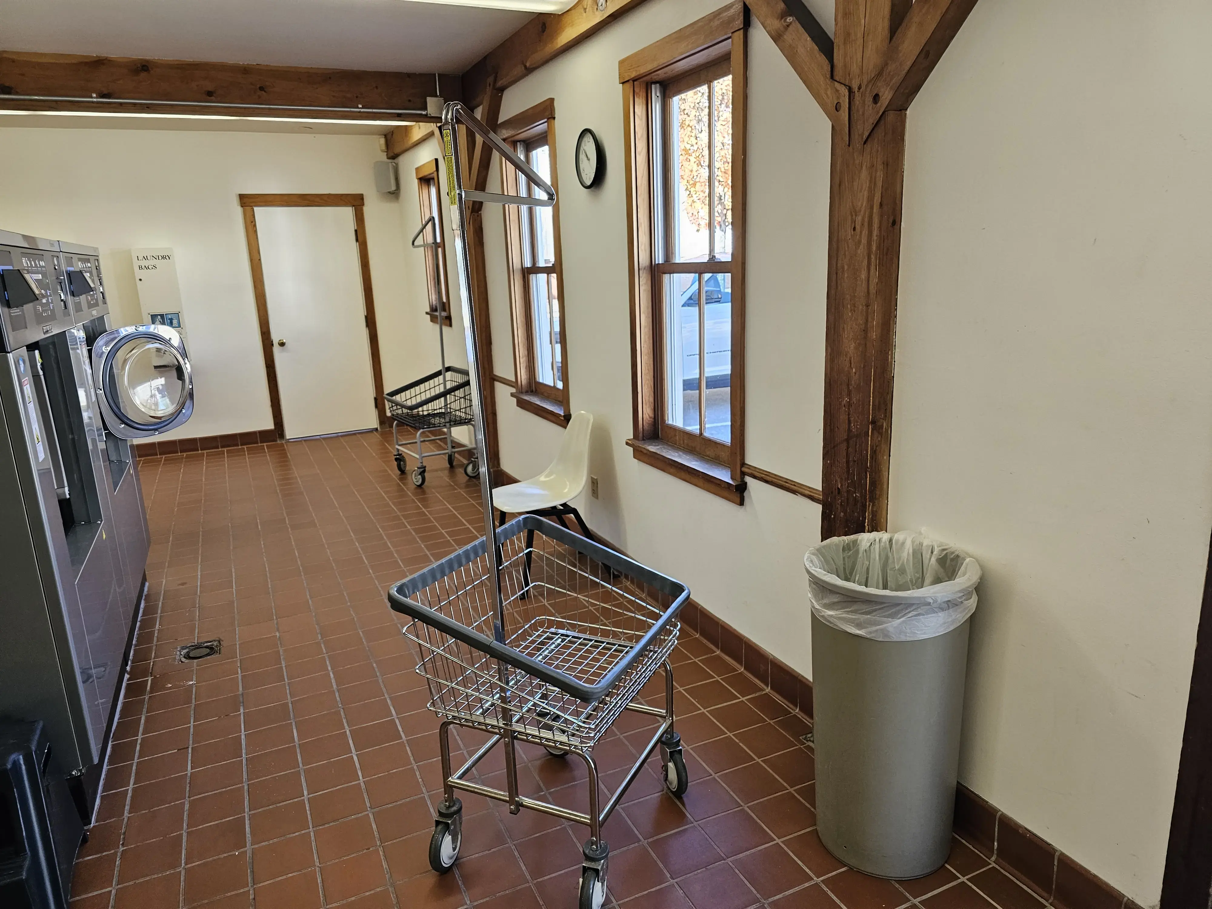Jem coin laundry thumbnail 7