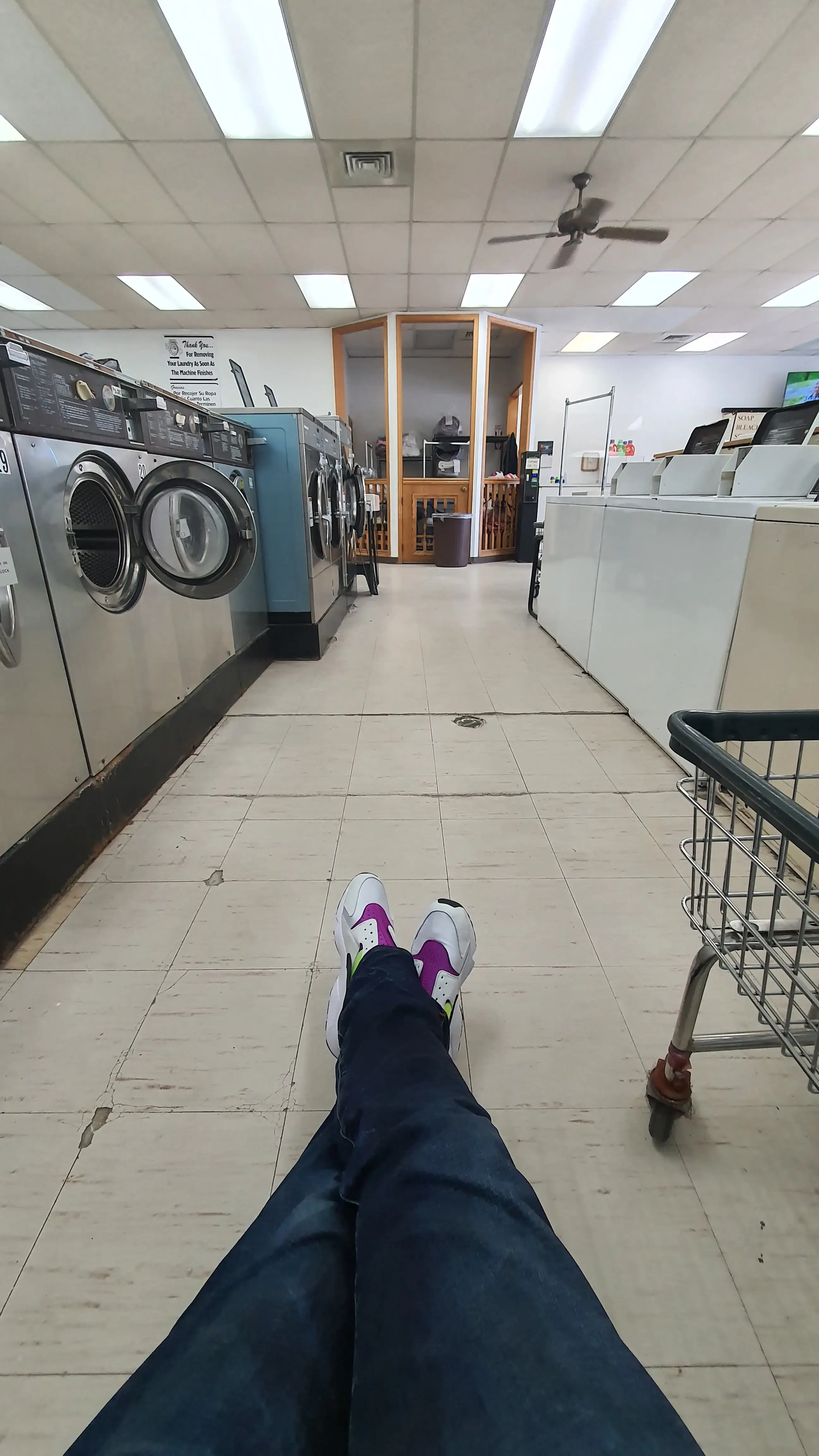 Jenny's Coin Laundry - Image 8