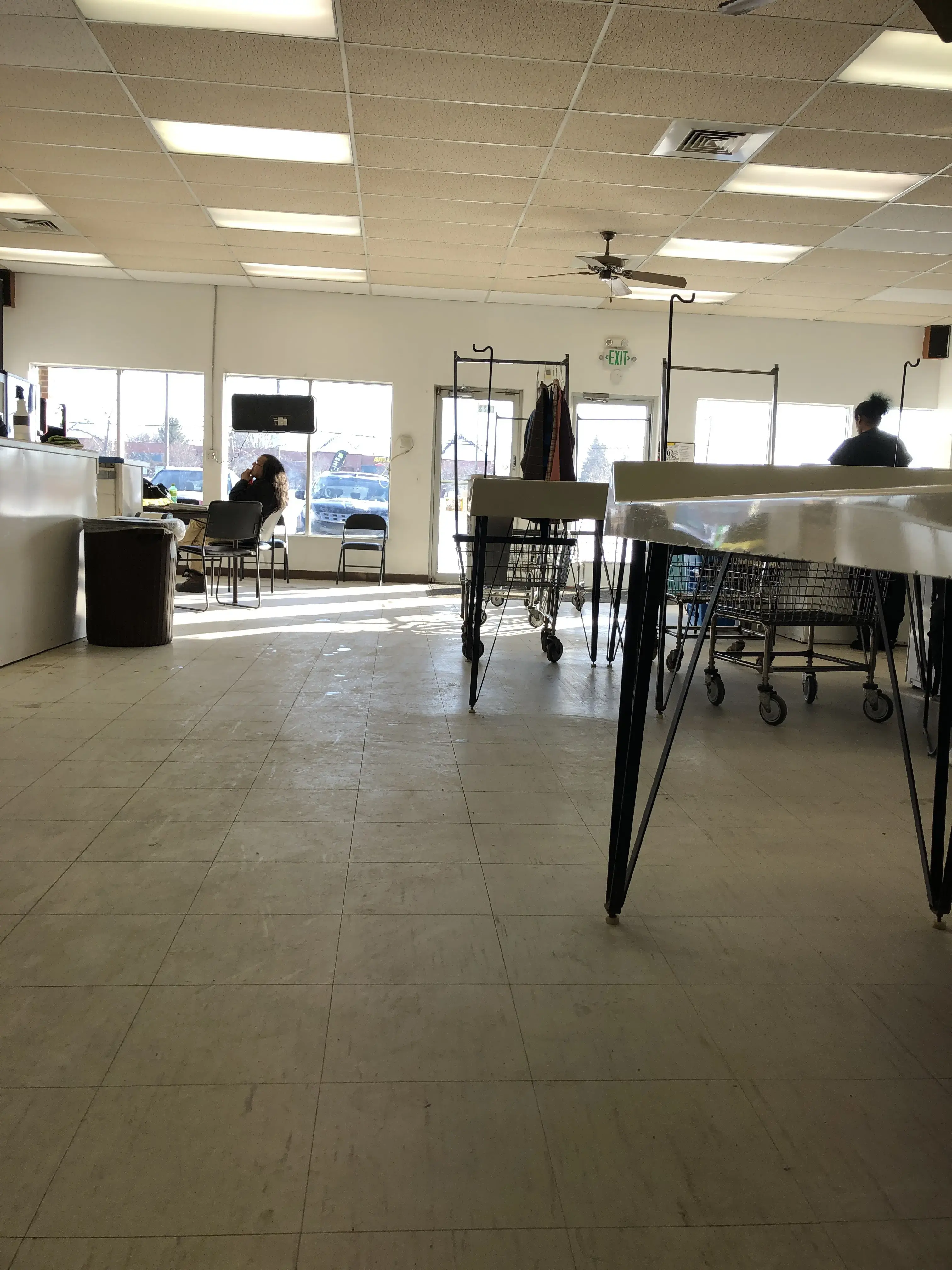 Jenny's Coin Laundry - Image 5