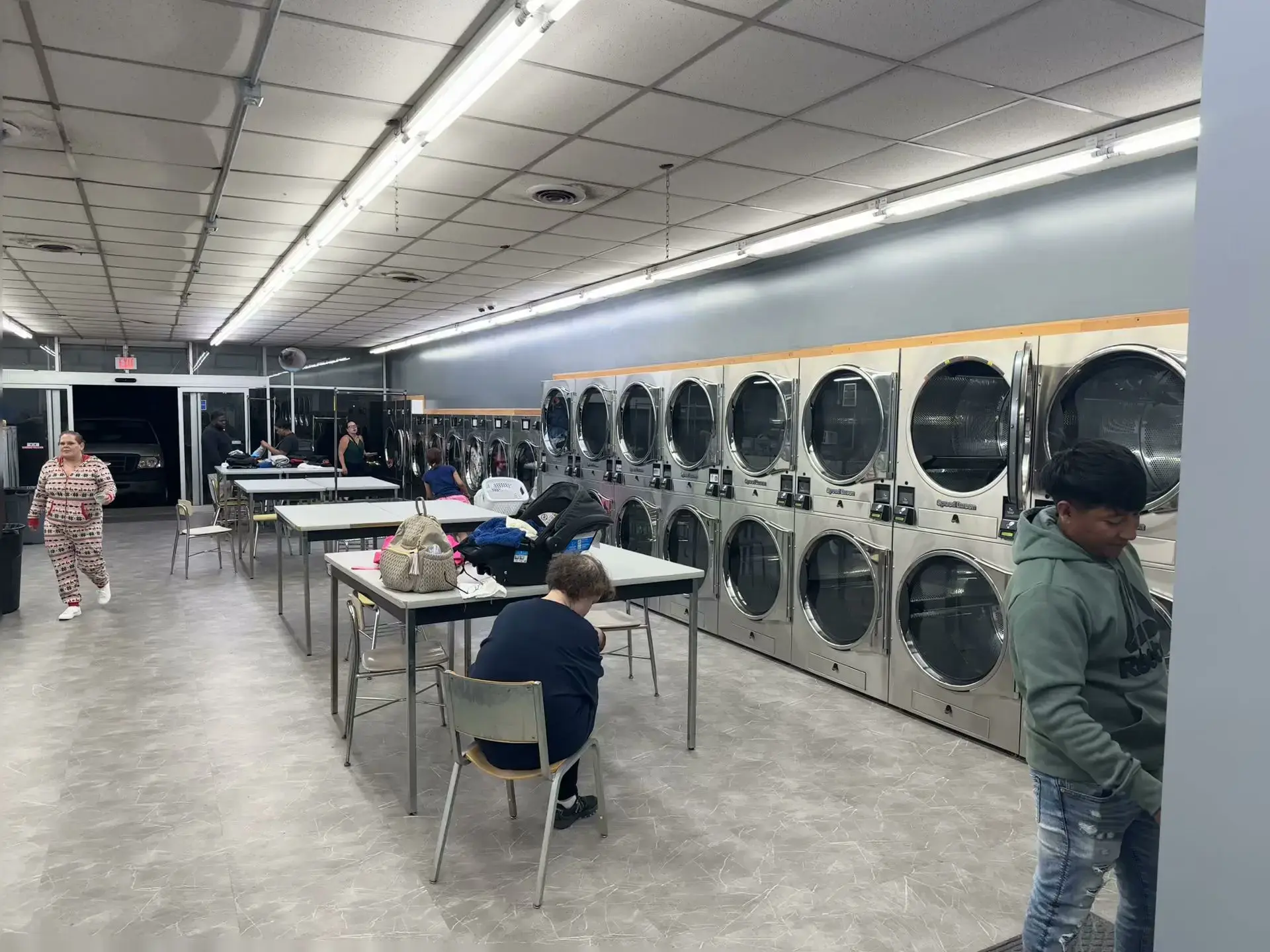 Jet Laundromat - Image 14