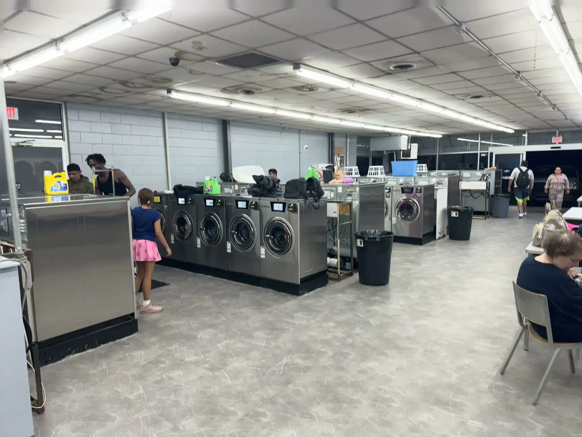 Jet Laundromat - Image 12