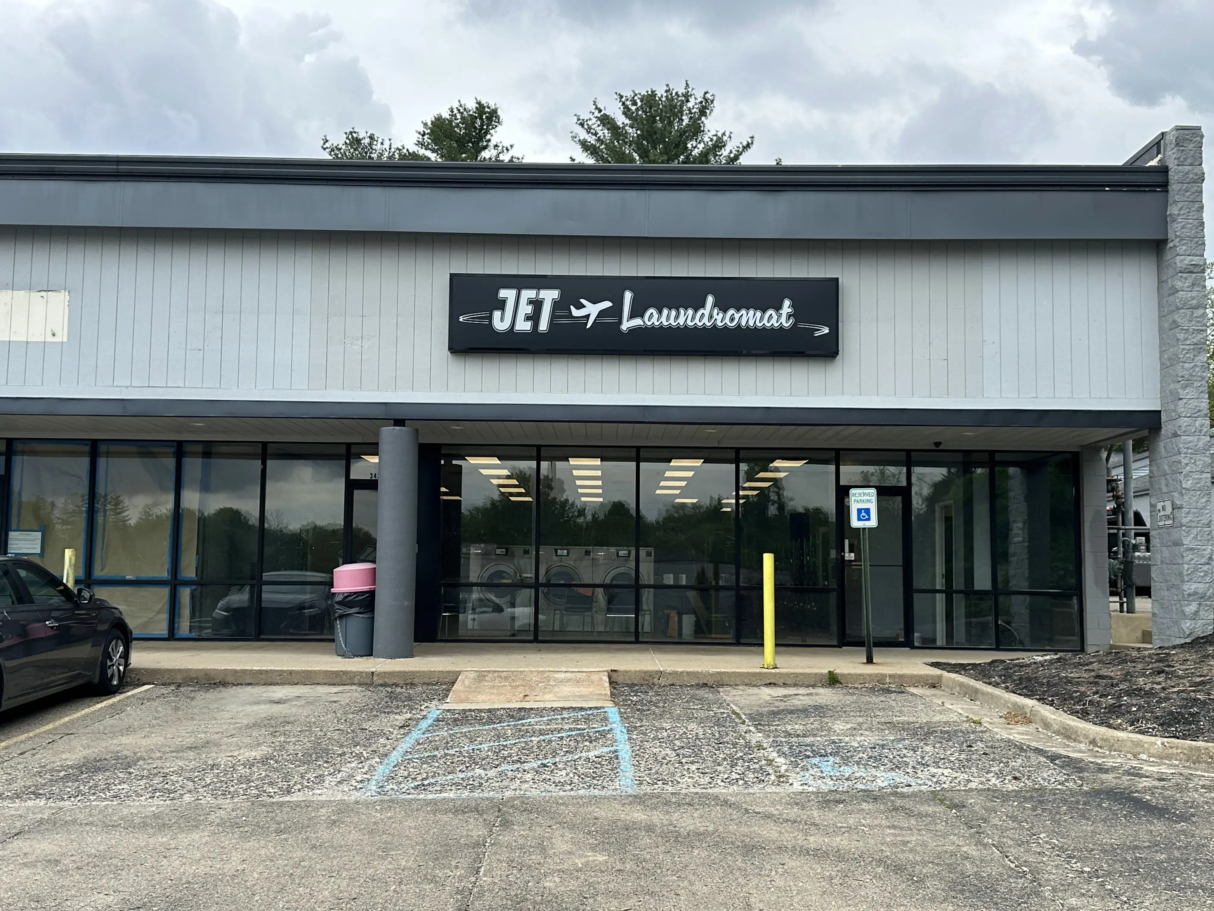 Jet Laundromat - Image 13