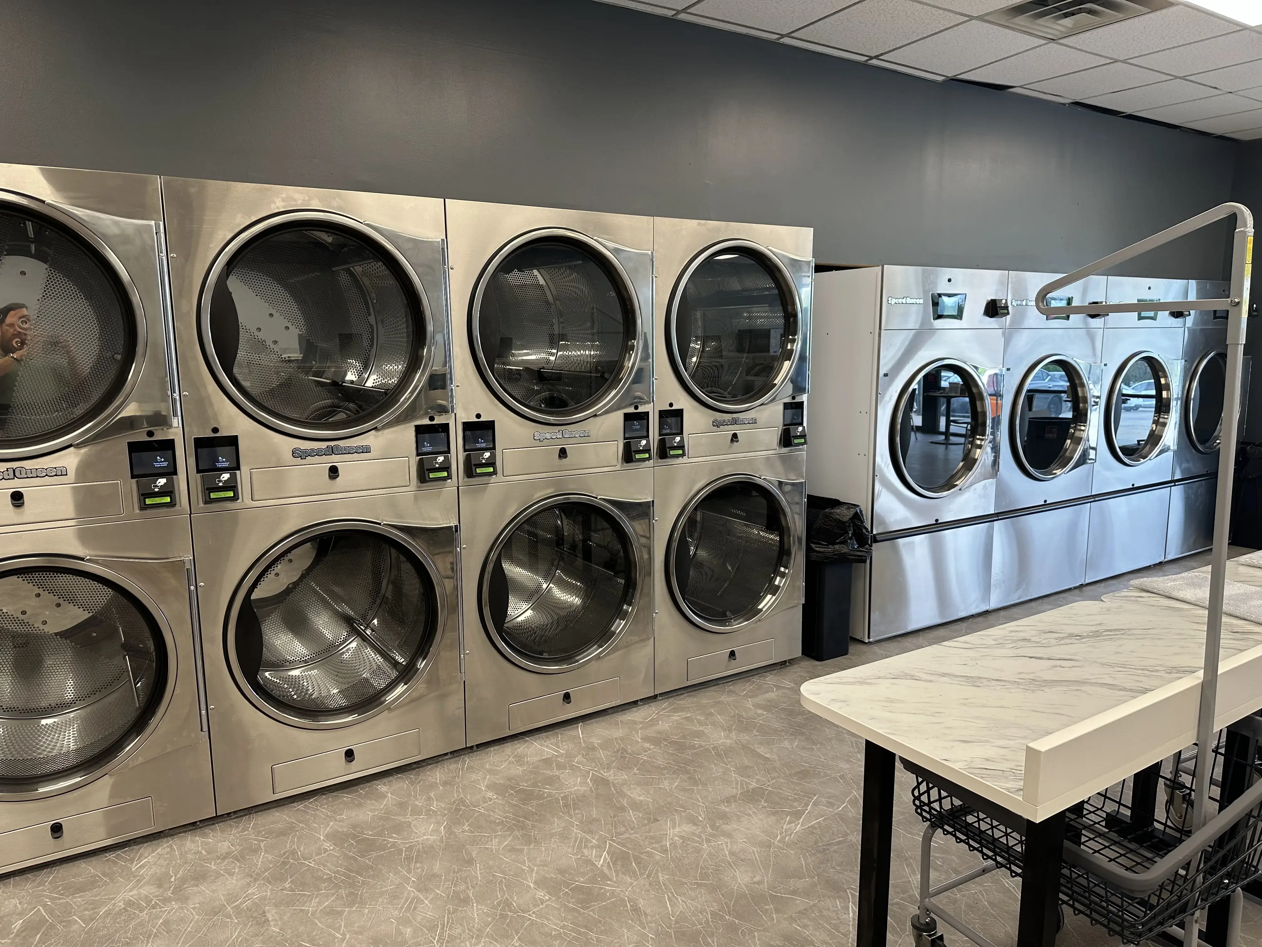 Jet Laundromat - Image 1