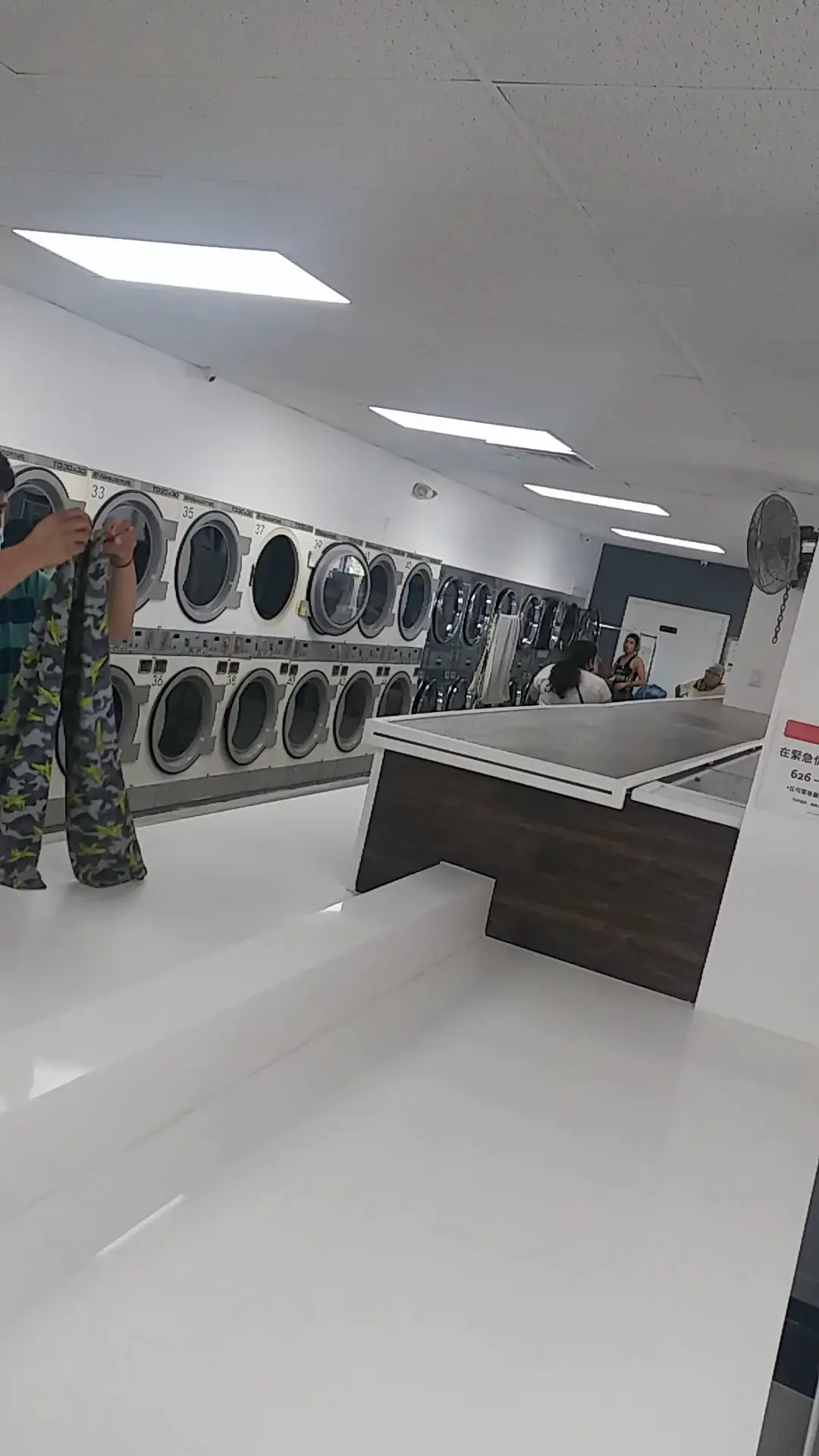 JETS LAUNDROMAT - Image 8