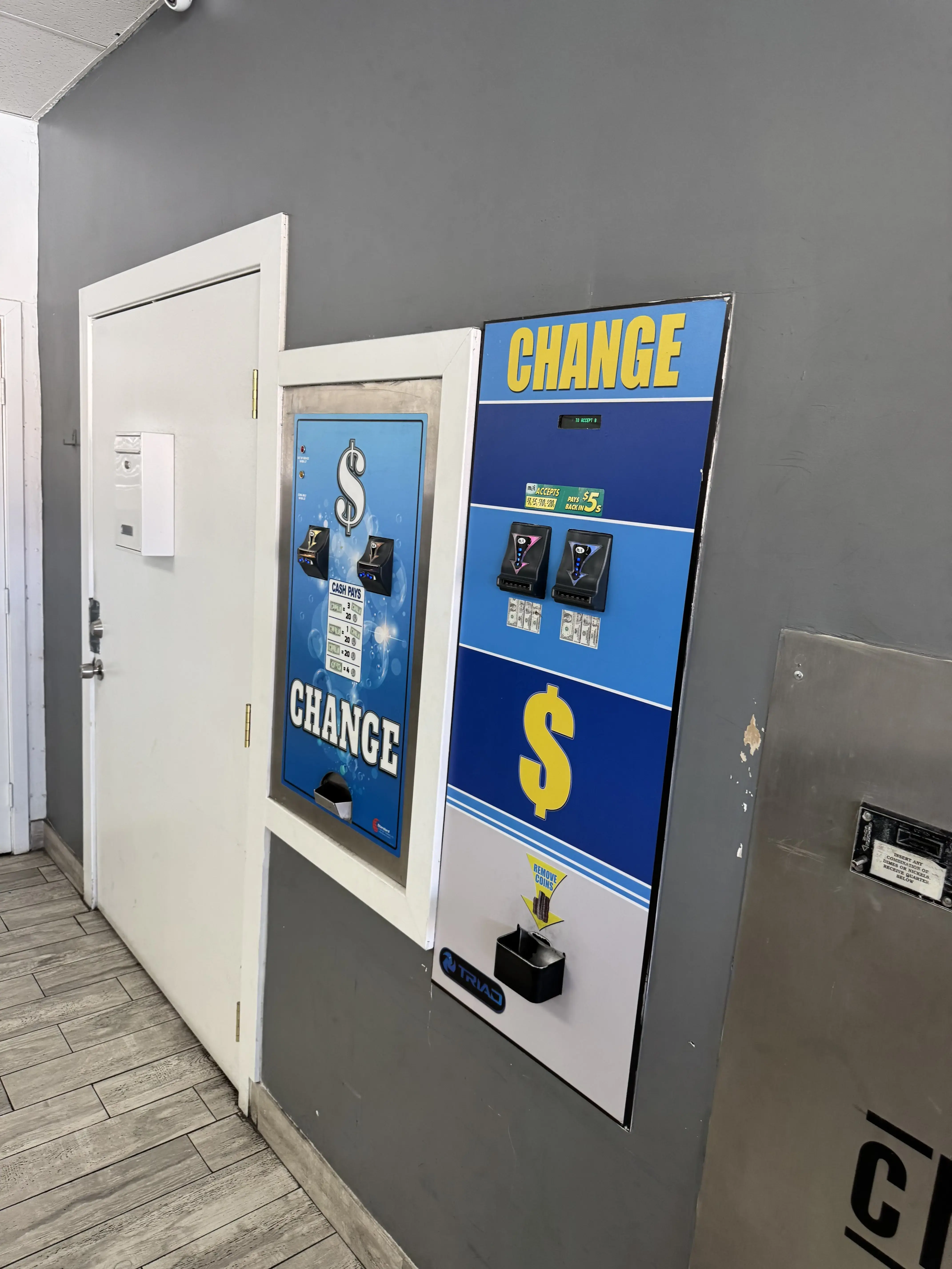 JETS LAUNDROMAT - Image 13