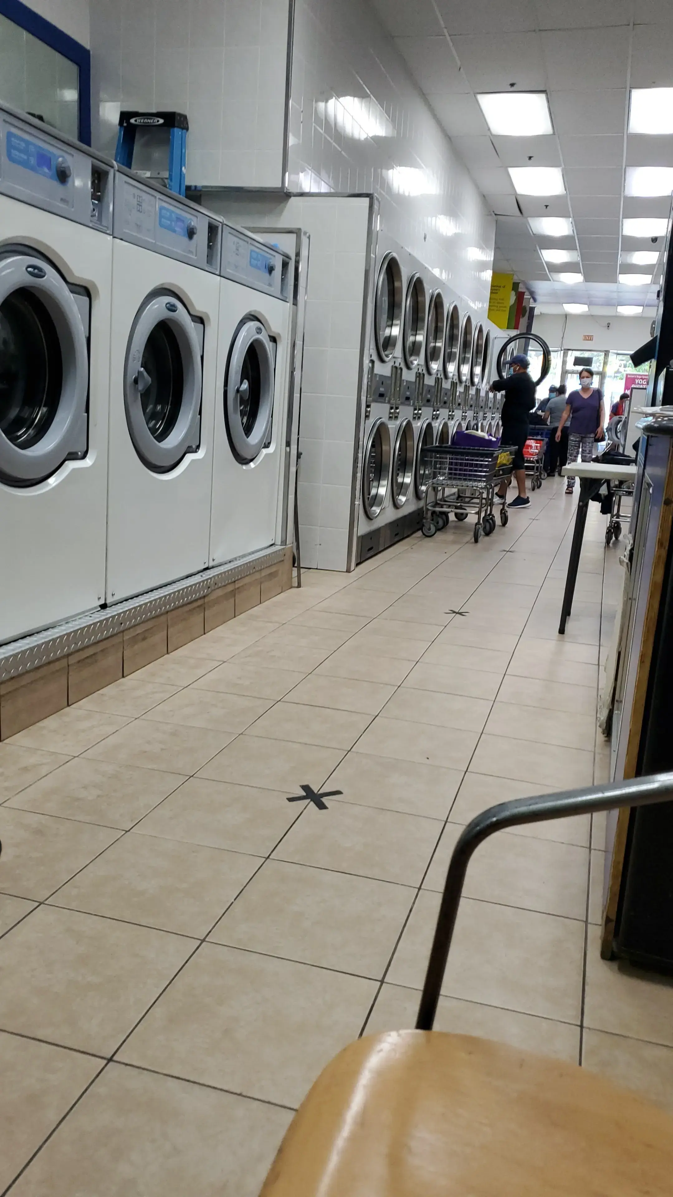 JH Laundromat thumbnail 15