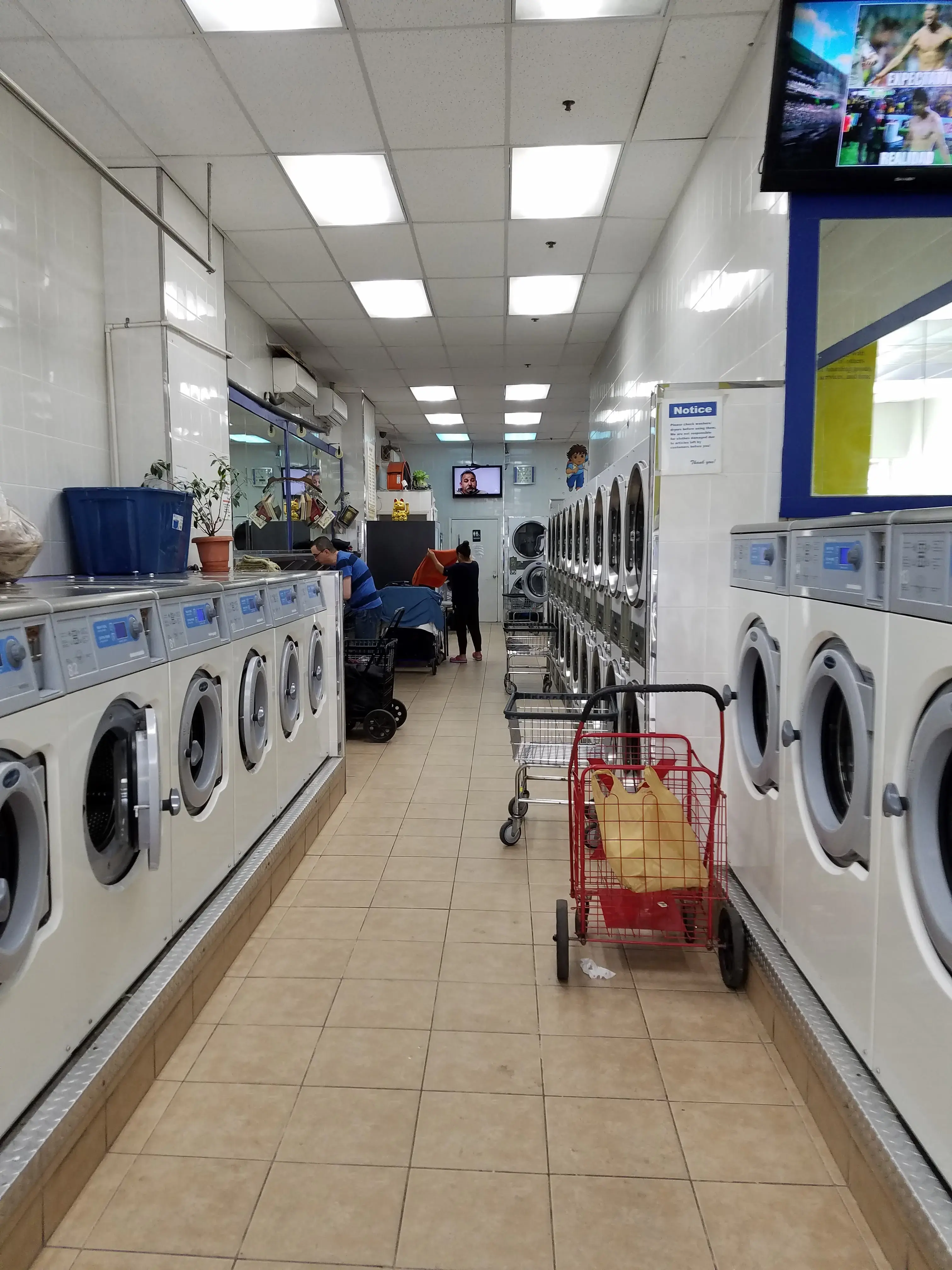 JH Laundromat thumbnail 17
