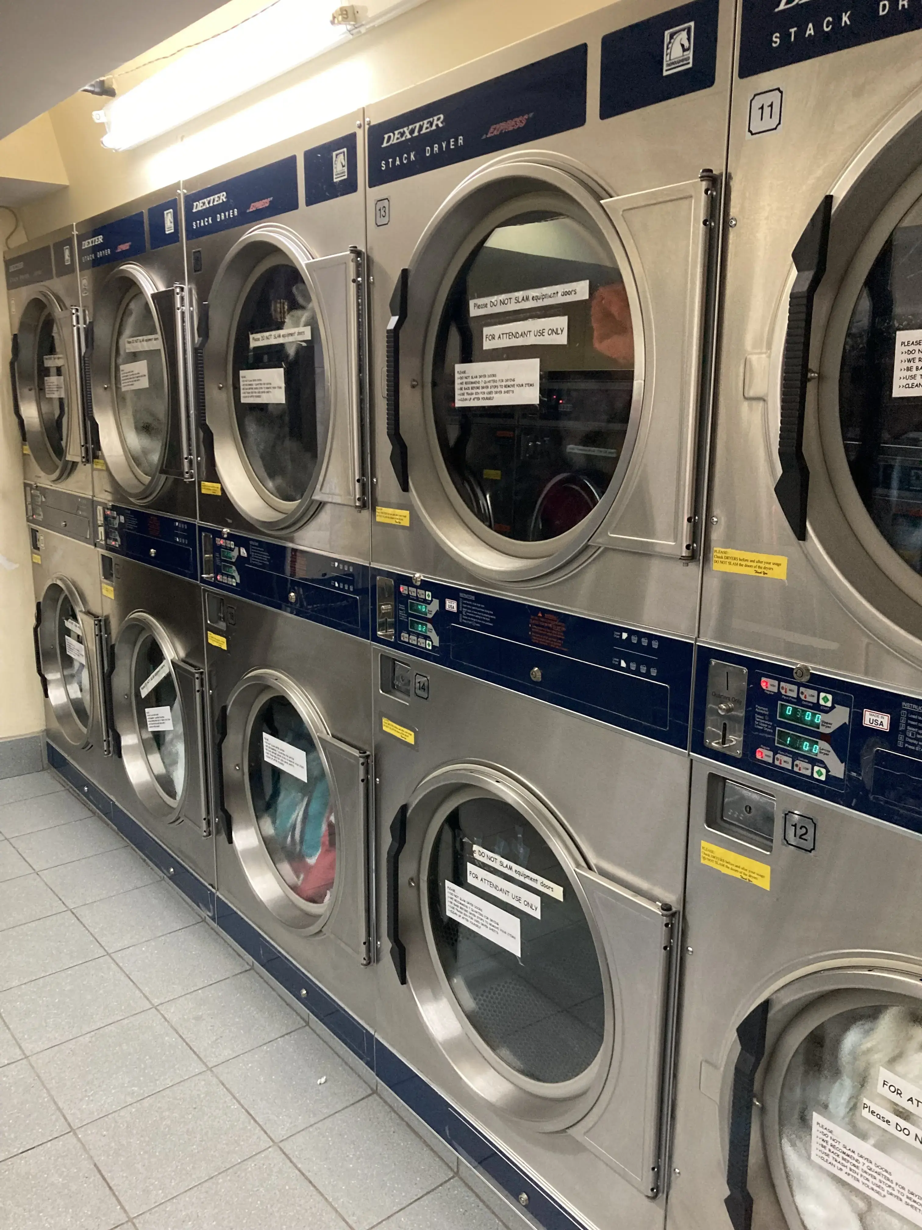 Jian’s Laundromat thumbnail 15