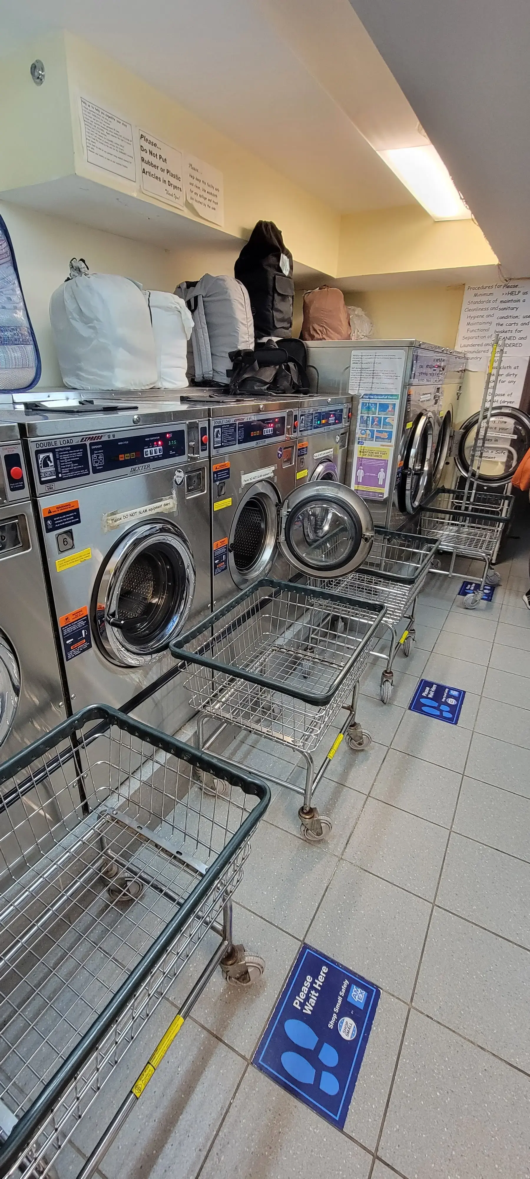 Jian’s Laundromat thumbnail 10