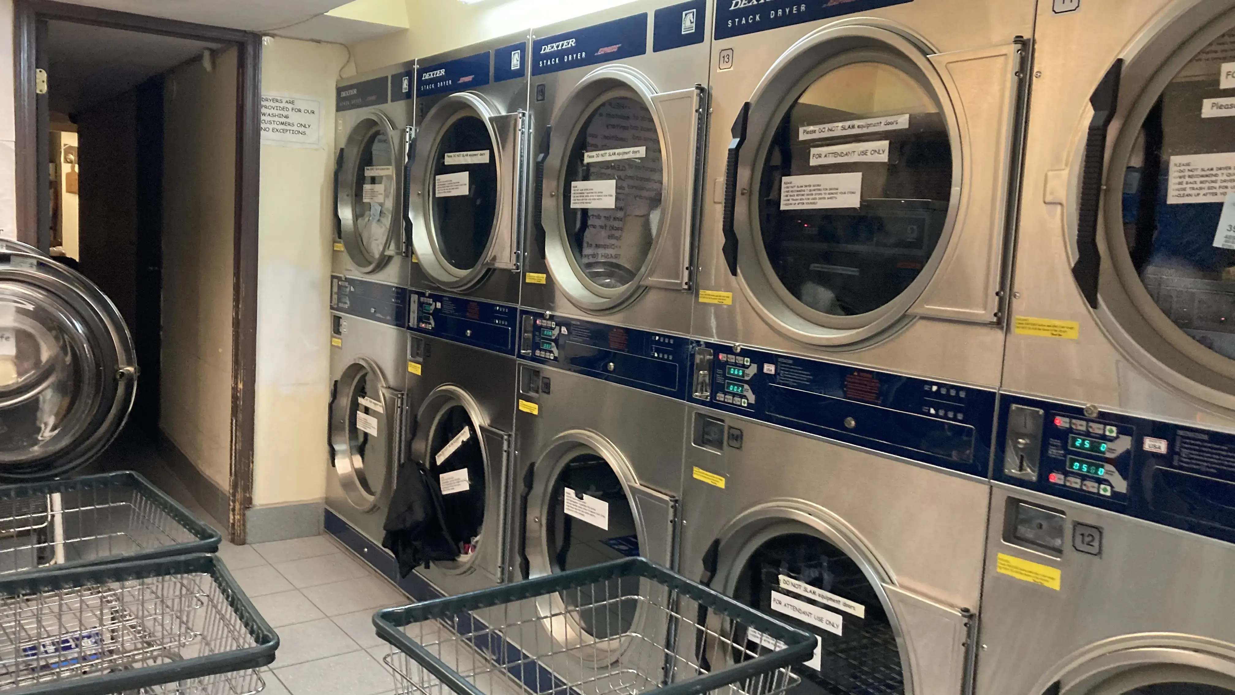 Jian’s Laundromat thumbnail 14