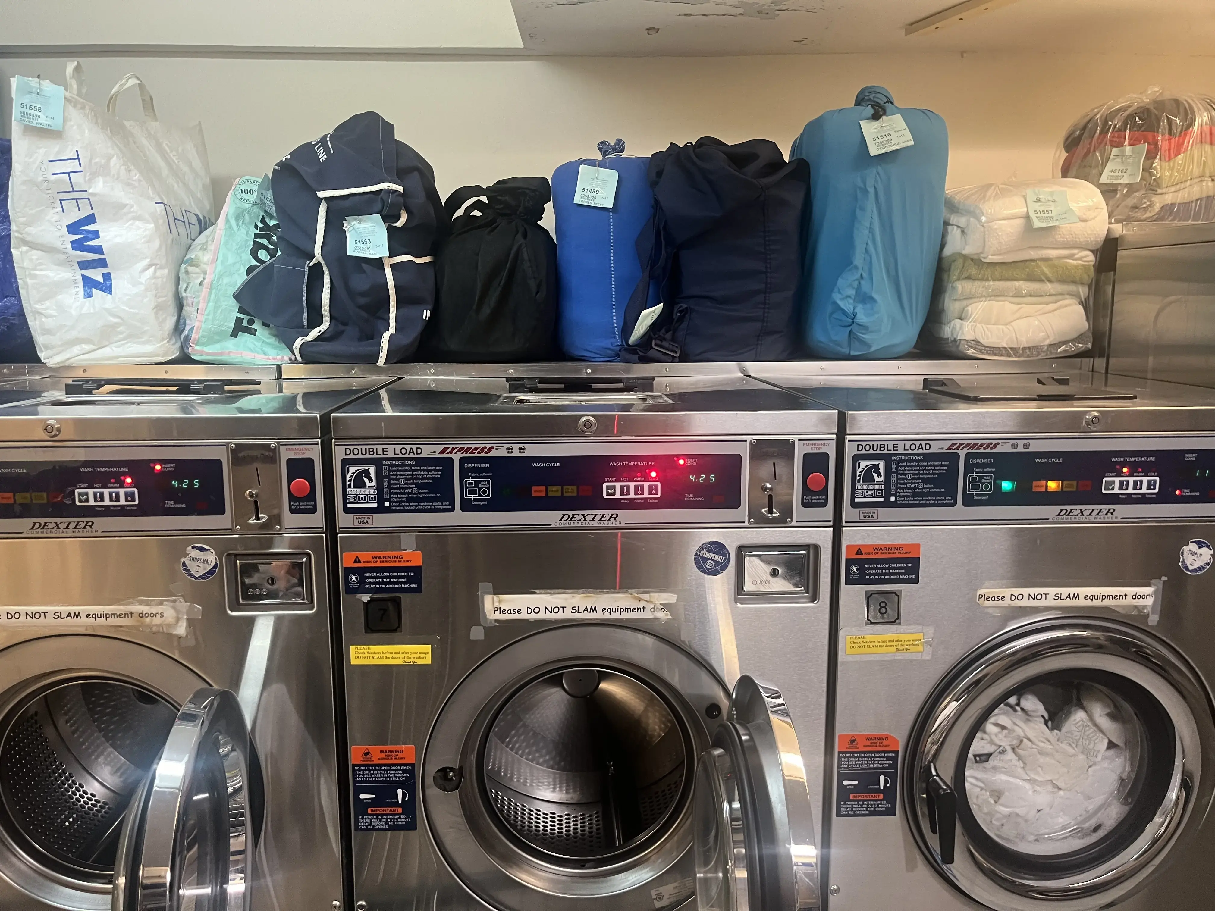 Jian’s Laundromat thumbnail 9