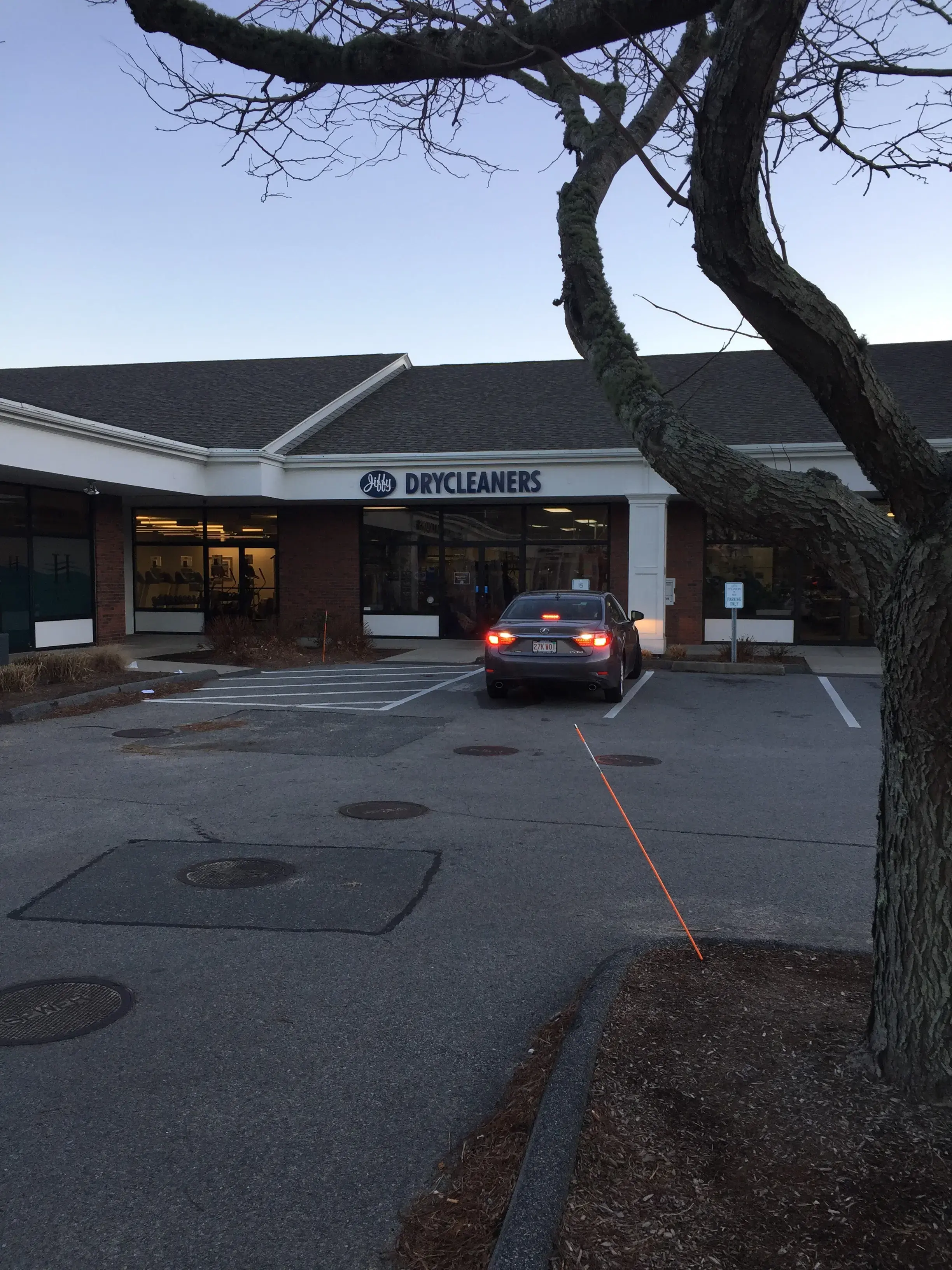 Jiffy Professional Drycleaners thumbnail 2