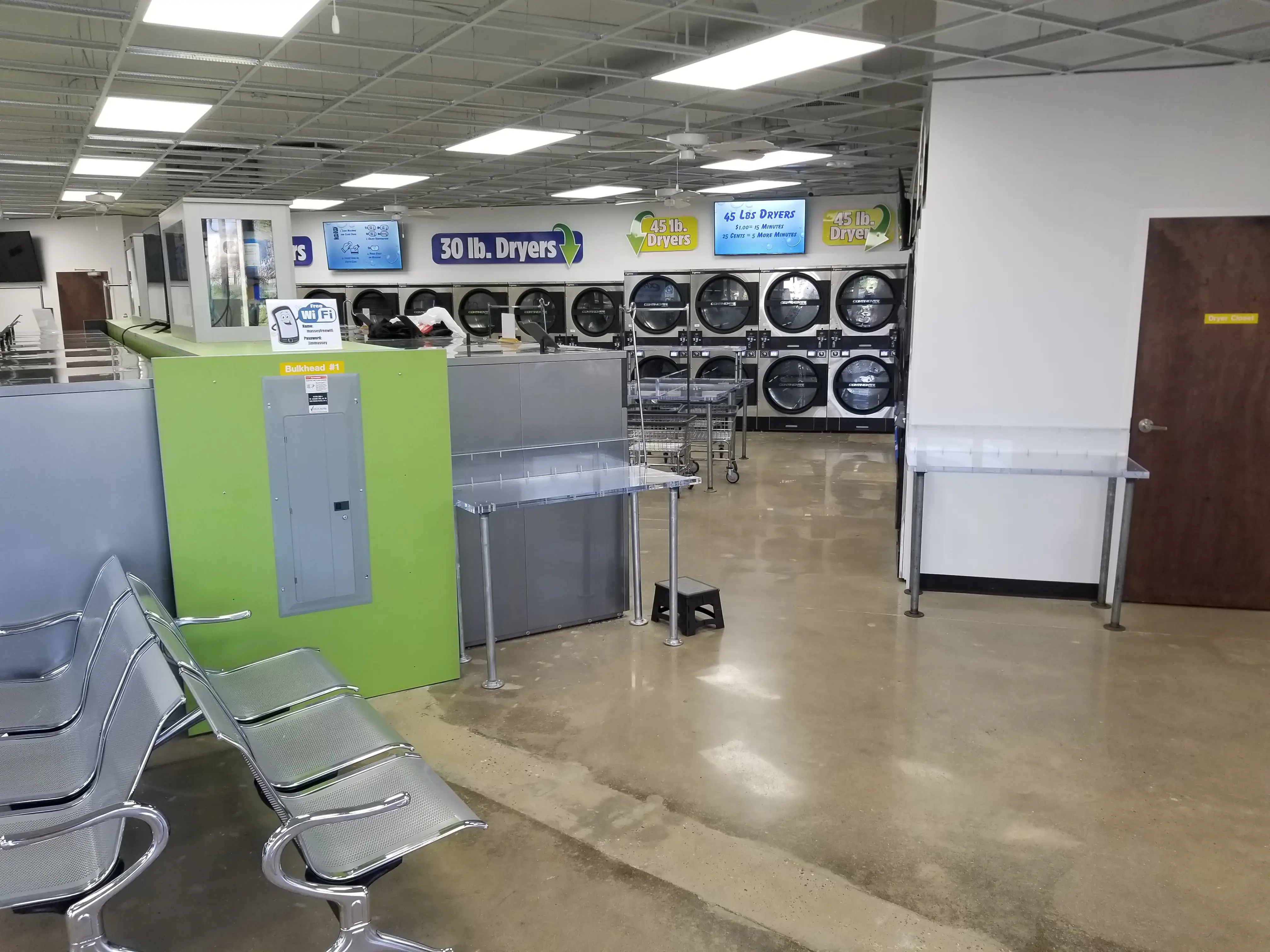 Jim Massey's McGehee Rd Laundromat - Image 6