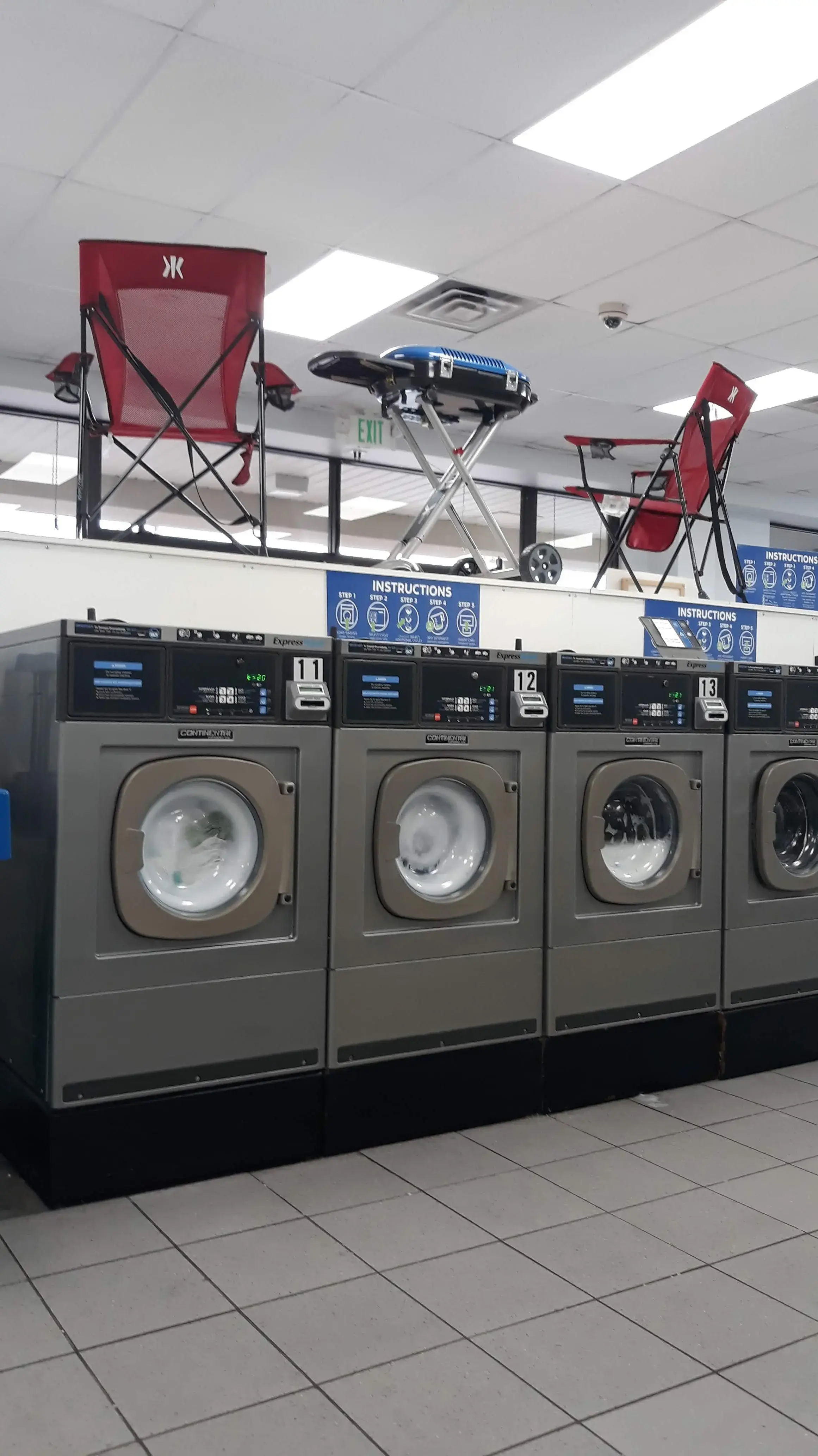 Jim Massey's University Laundromat - Image 15