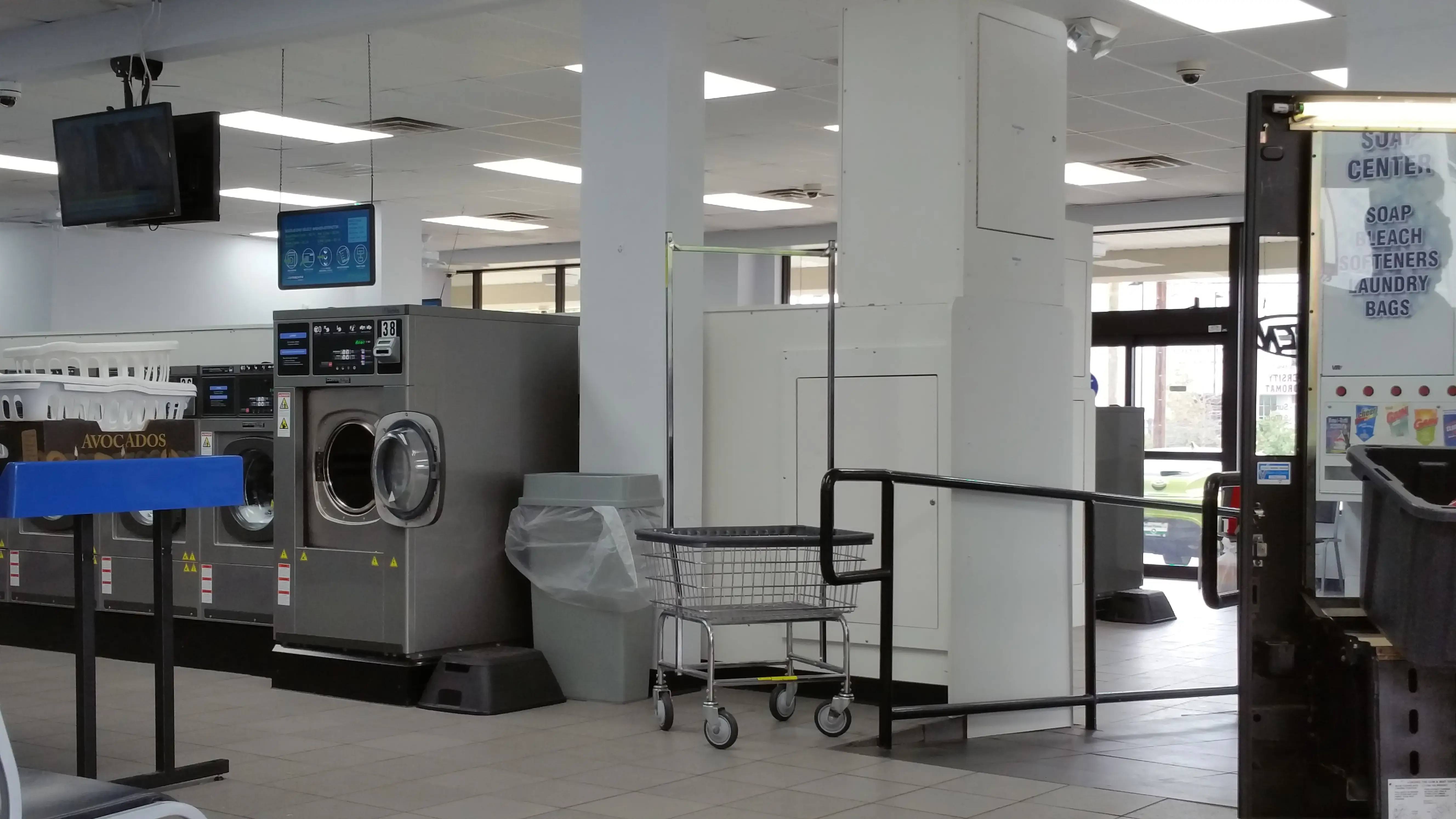 Jim Massey's University Laundromat thumbnail 2