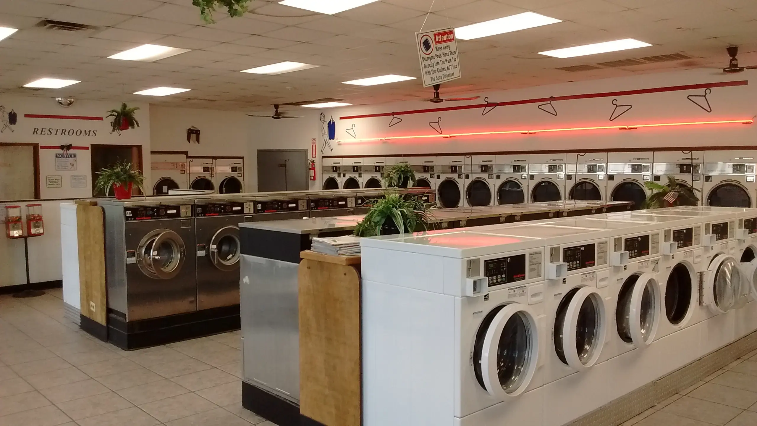 J&J Dry Cleaners and Laundry thumbnail 12