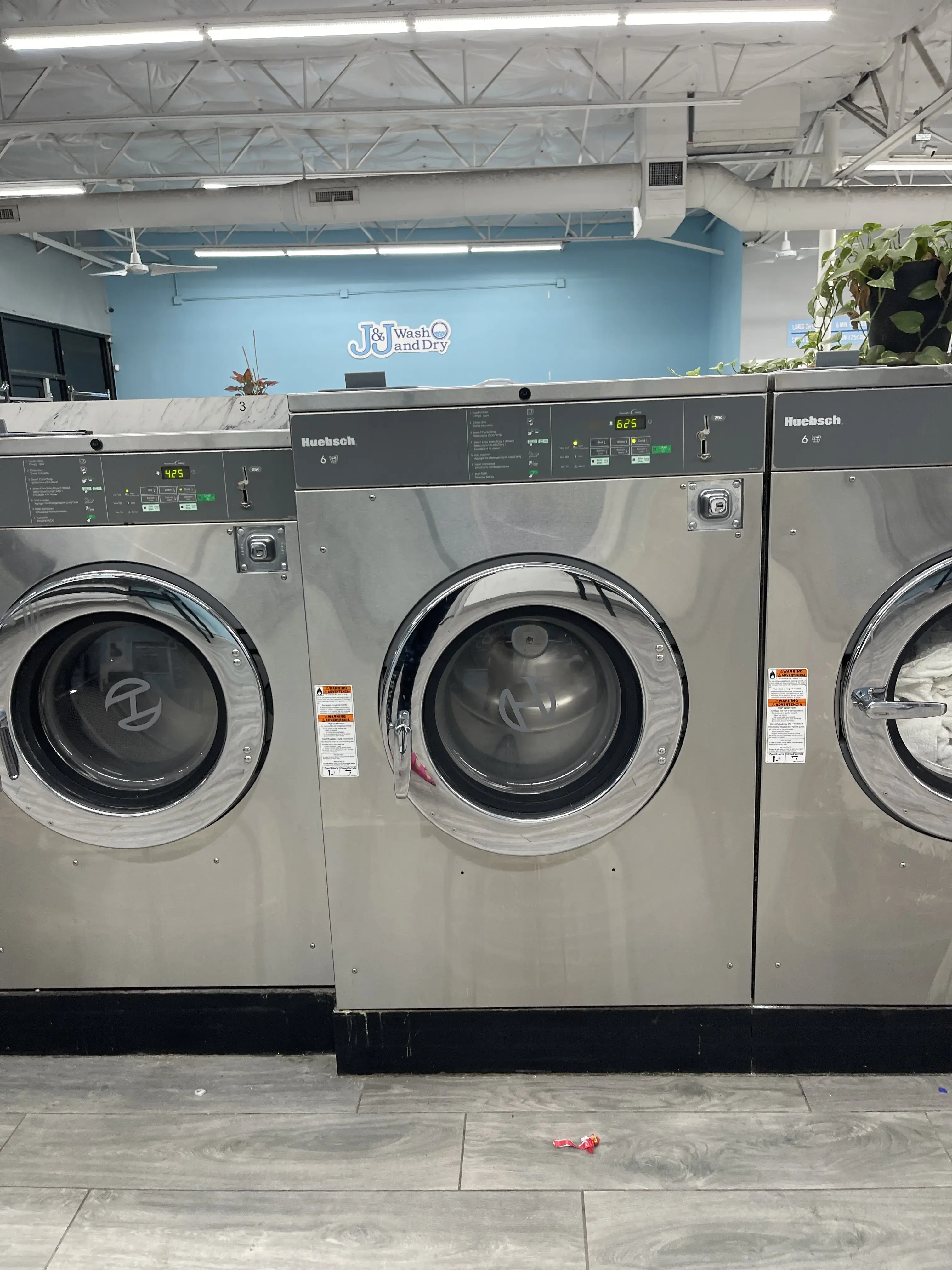 J&J Wash and Dry - Image 2