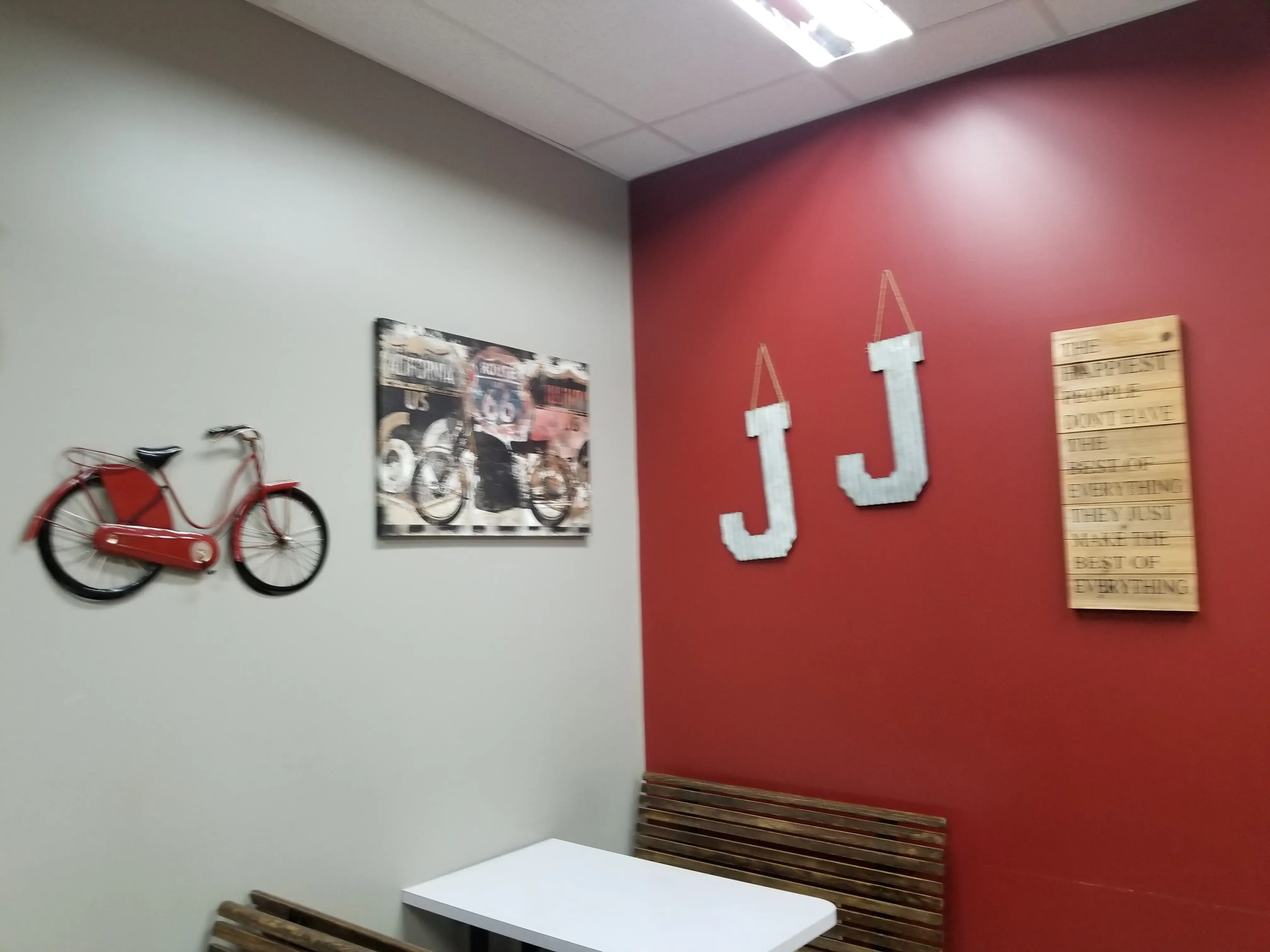 JJ's Washroom thumbnail 17