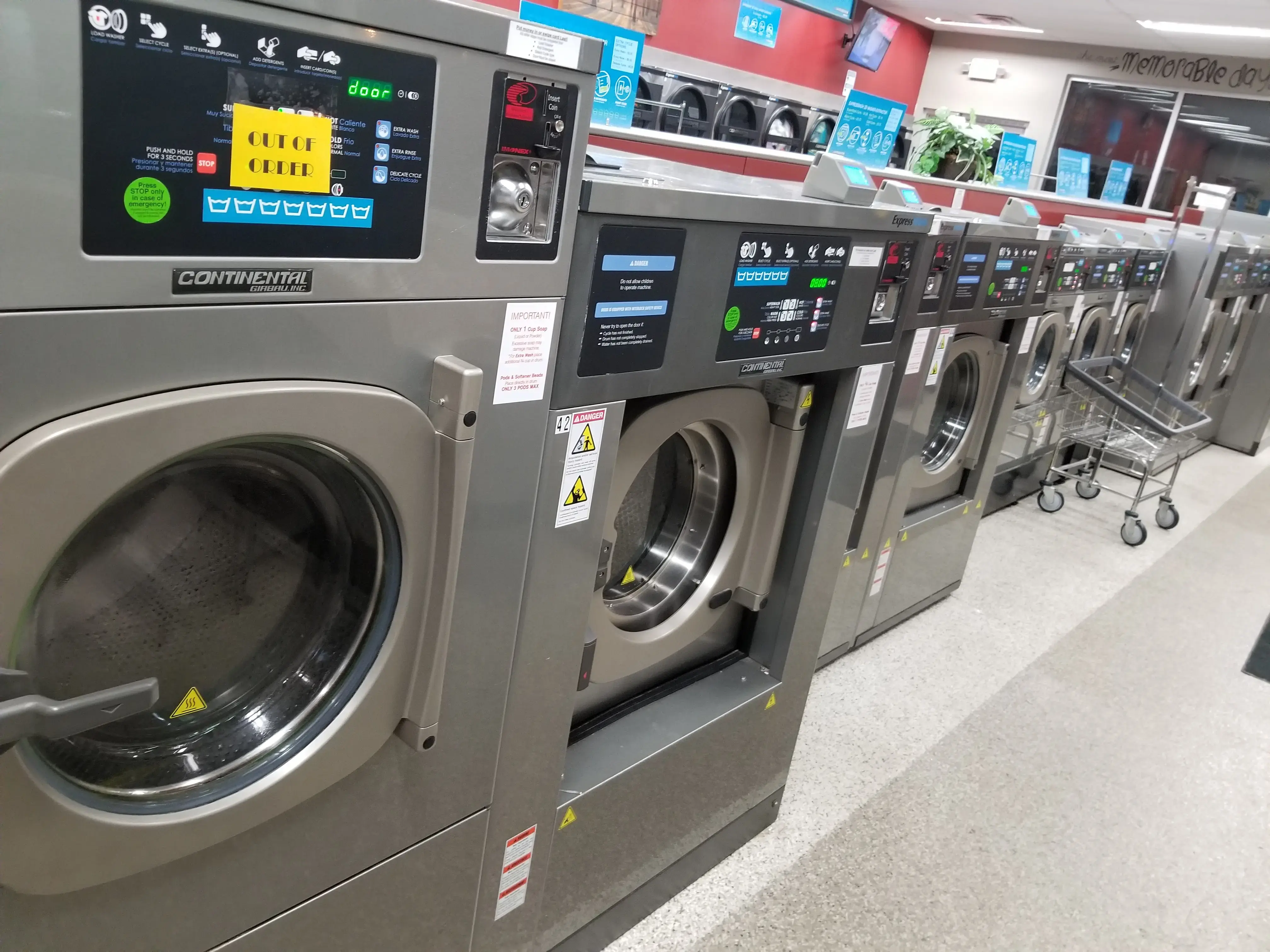 JJ's Washroom thumbnail 5