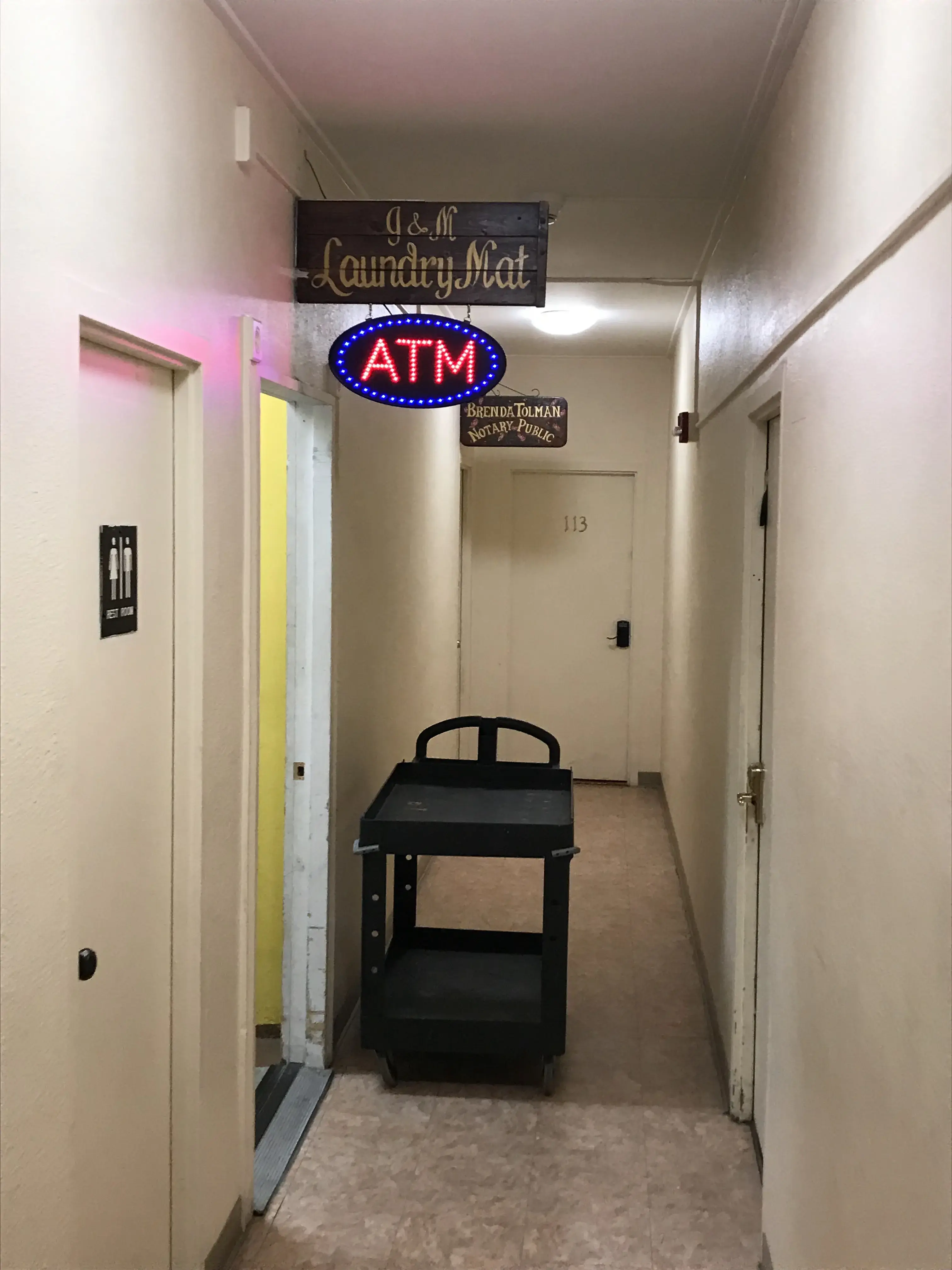 J&M Laundry Mat - Image 4