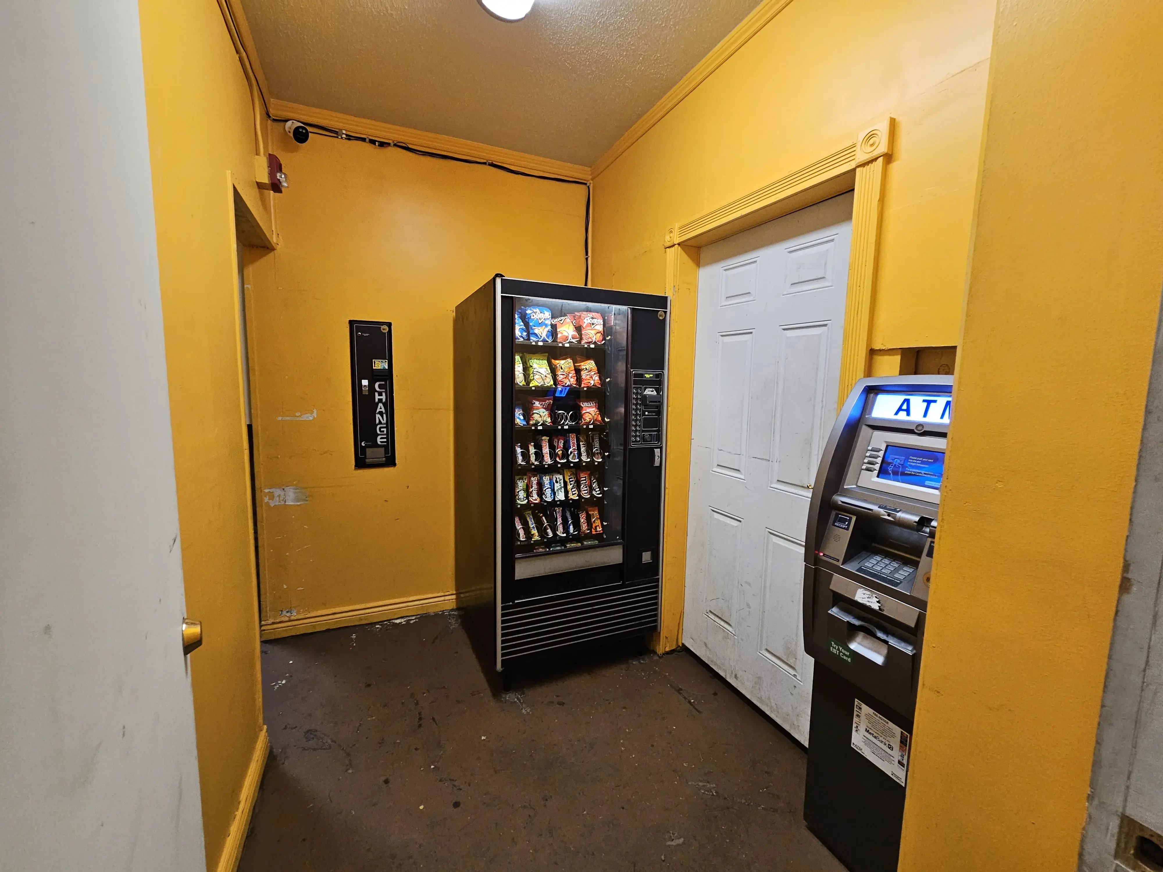 J&M Laundry Mat thumbnail 9