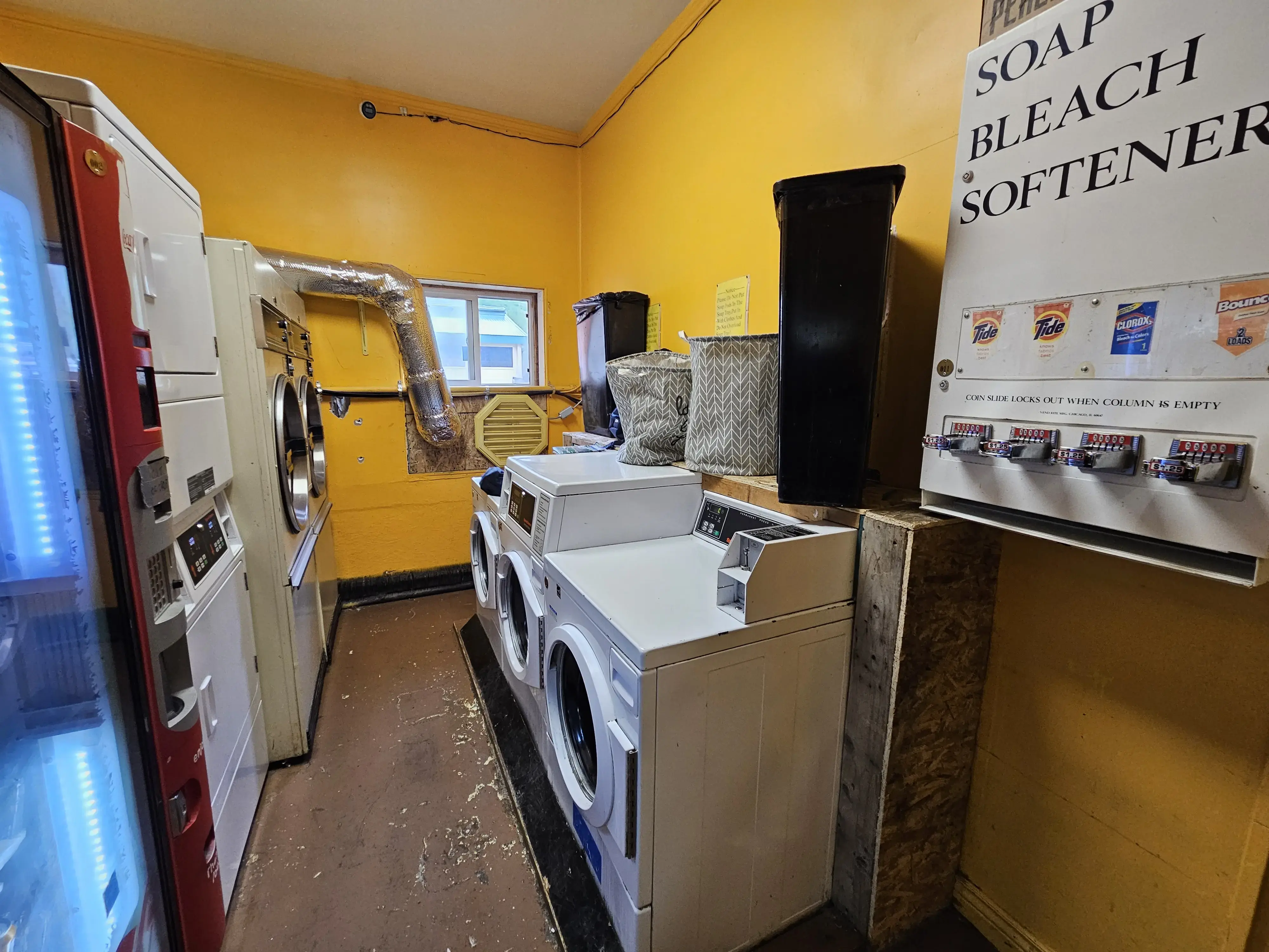 J&M Laundry Mat thumbnail 8