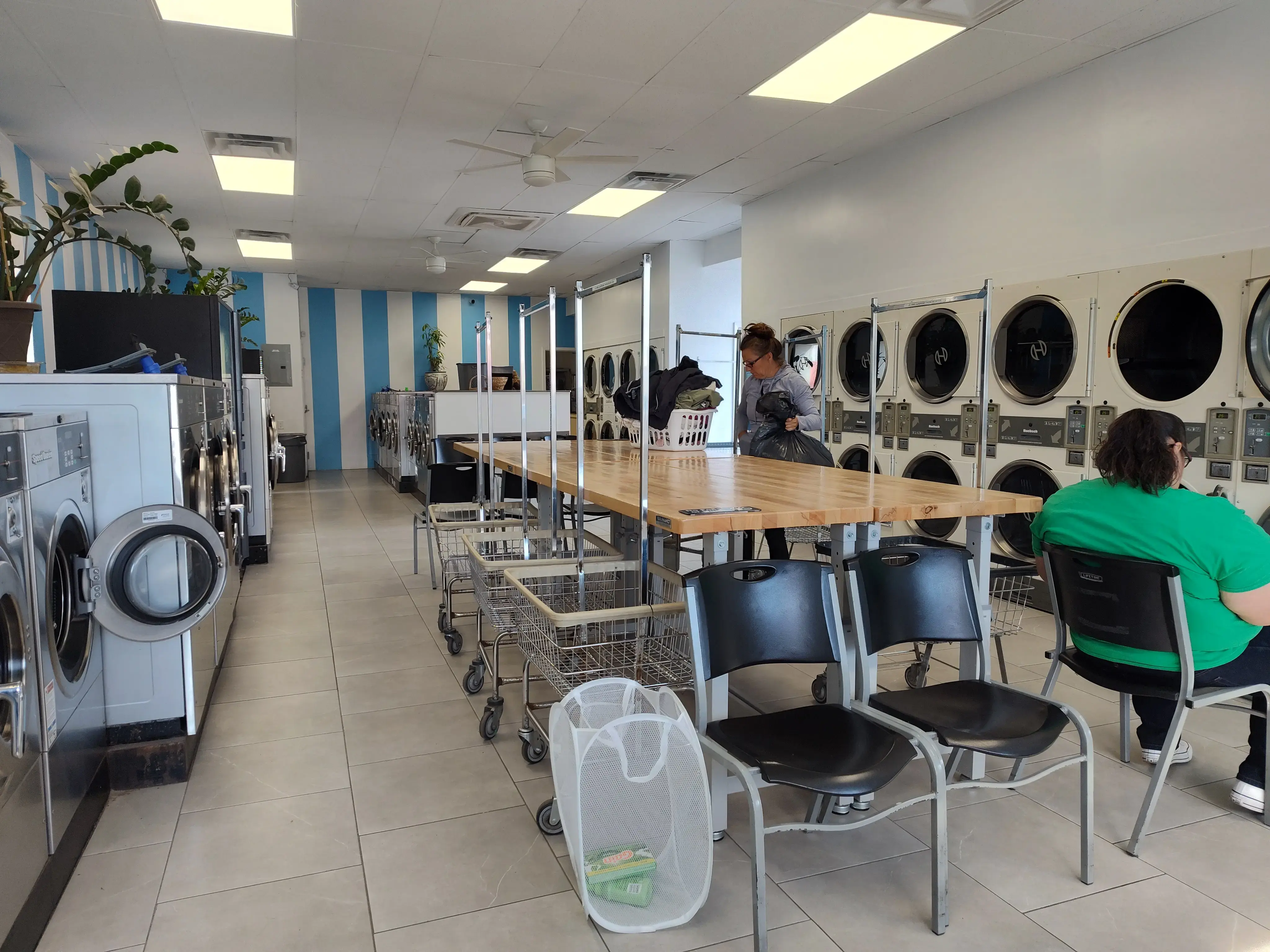 Jo-Ann's Laundromat thumbnail 7