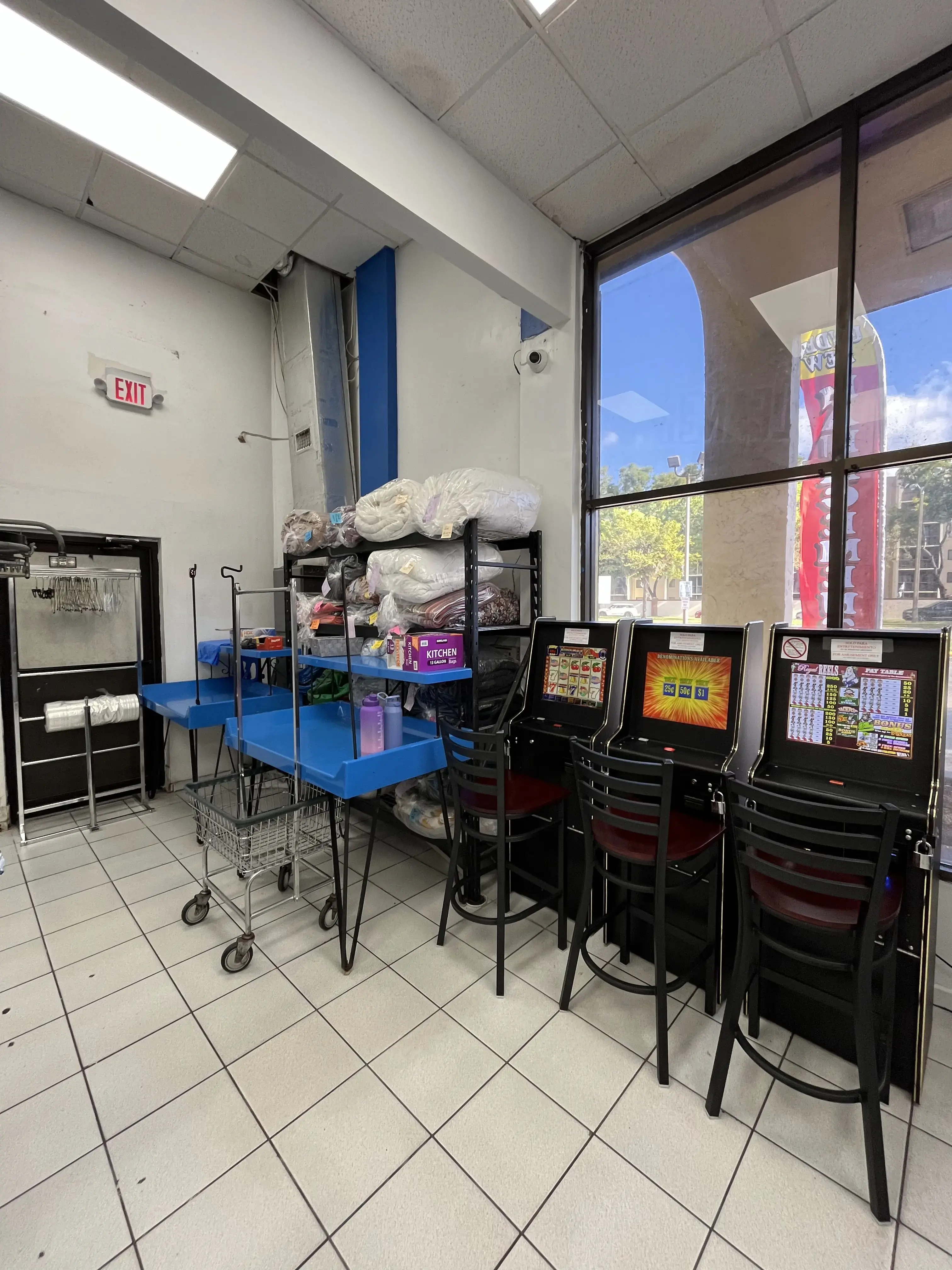 Joanny Coin Laundry, Wash And Fold, Dry Cleaning - Image 9