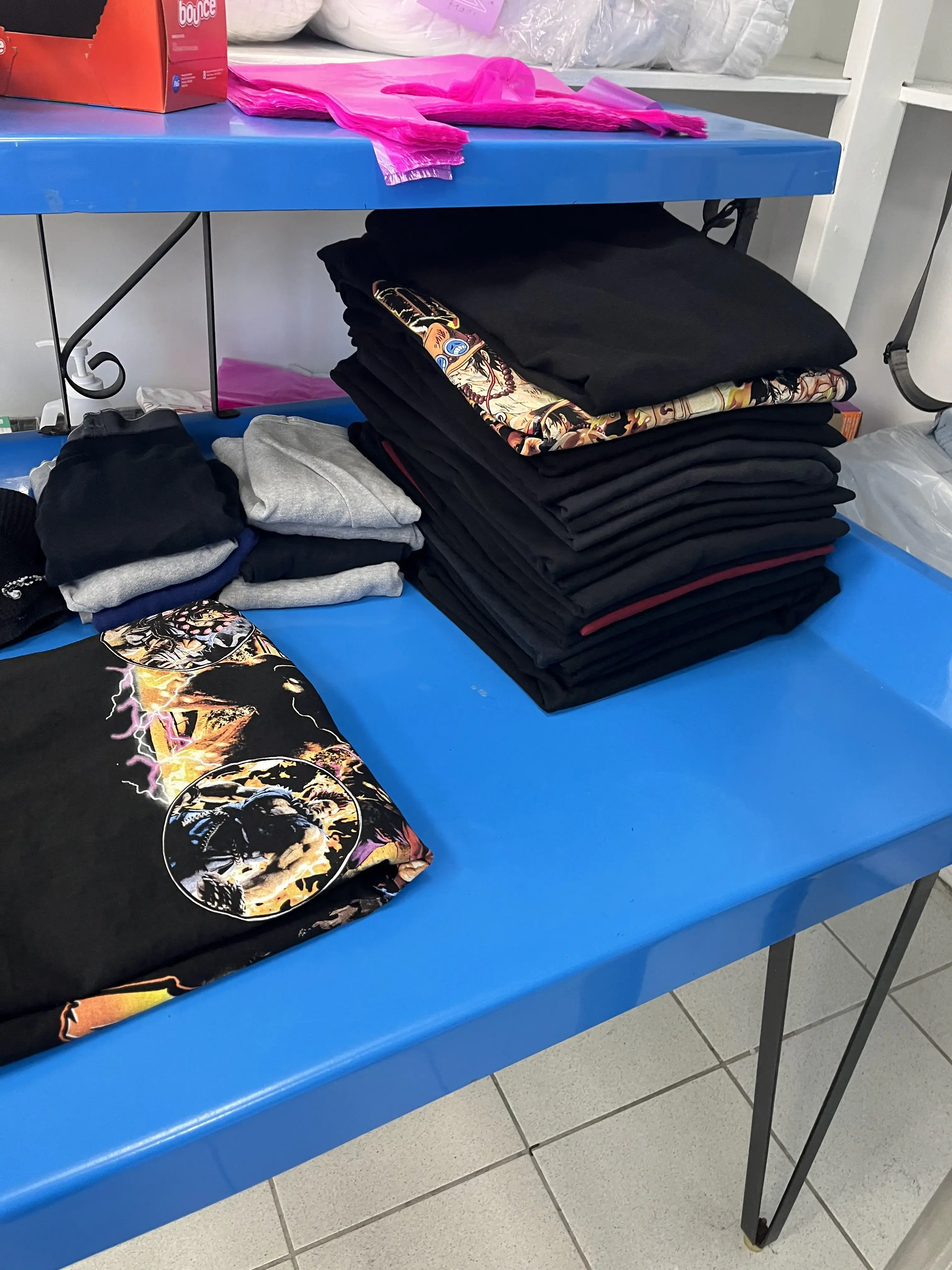 Joanny Coin Laundry, Wash And Fold, Dry Cleaning - Image 5