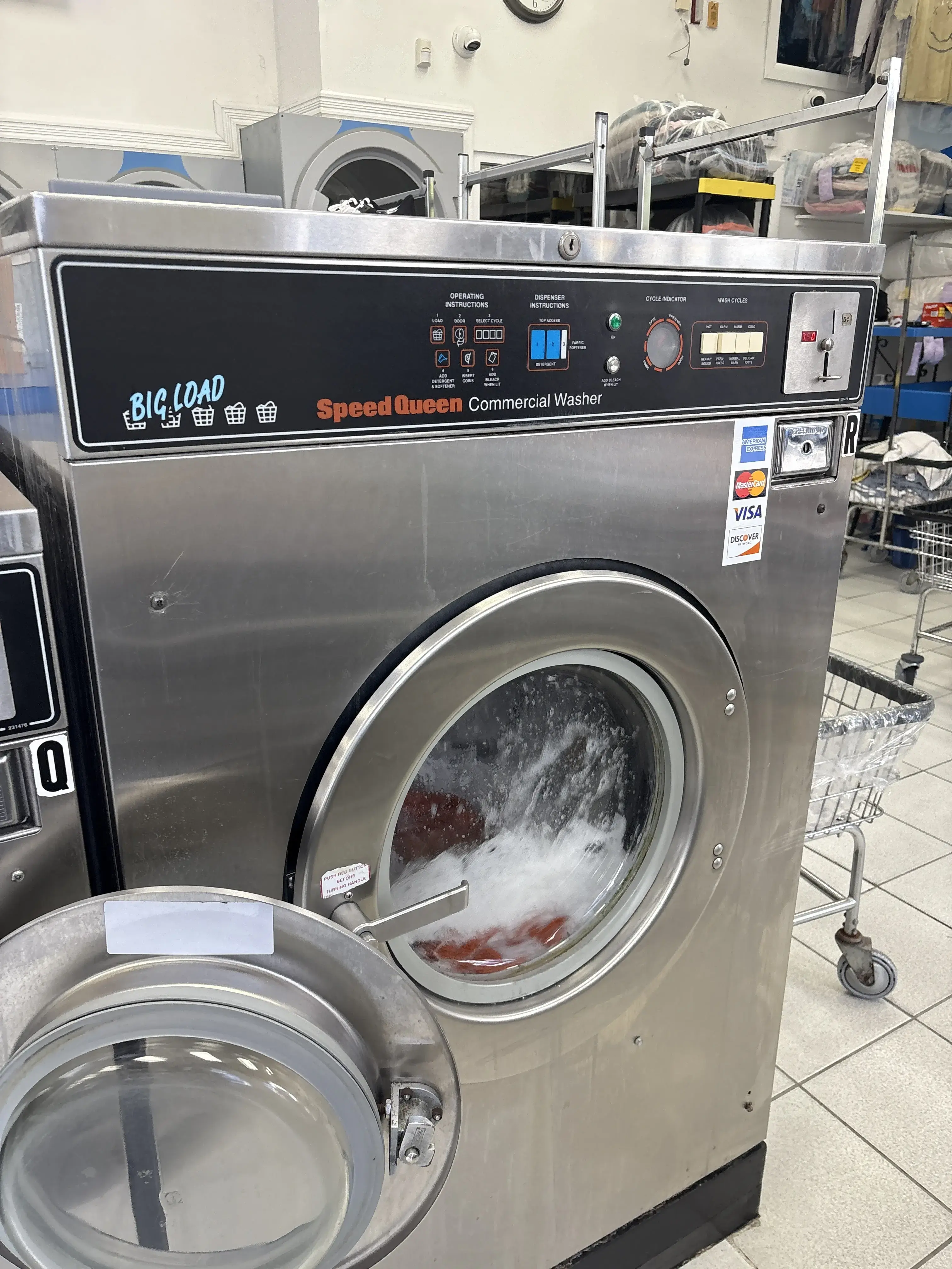 Joanny Coin Laundry, Wash And Fold, Dry Cleaning thumbnail 11