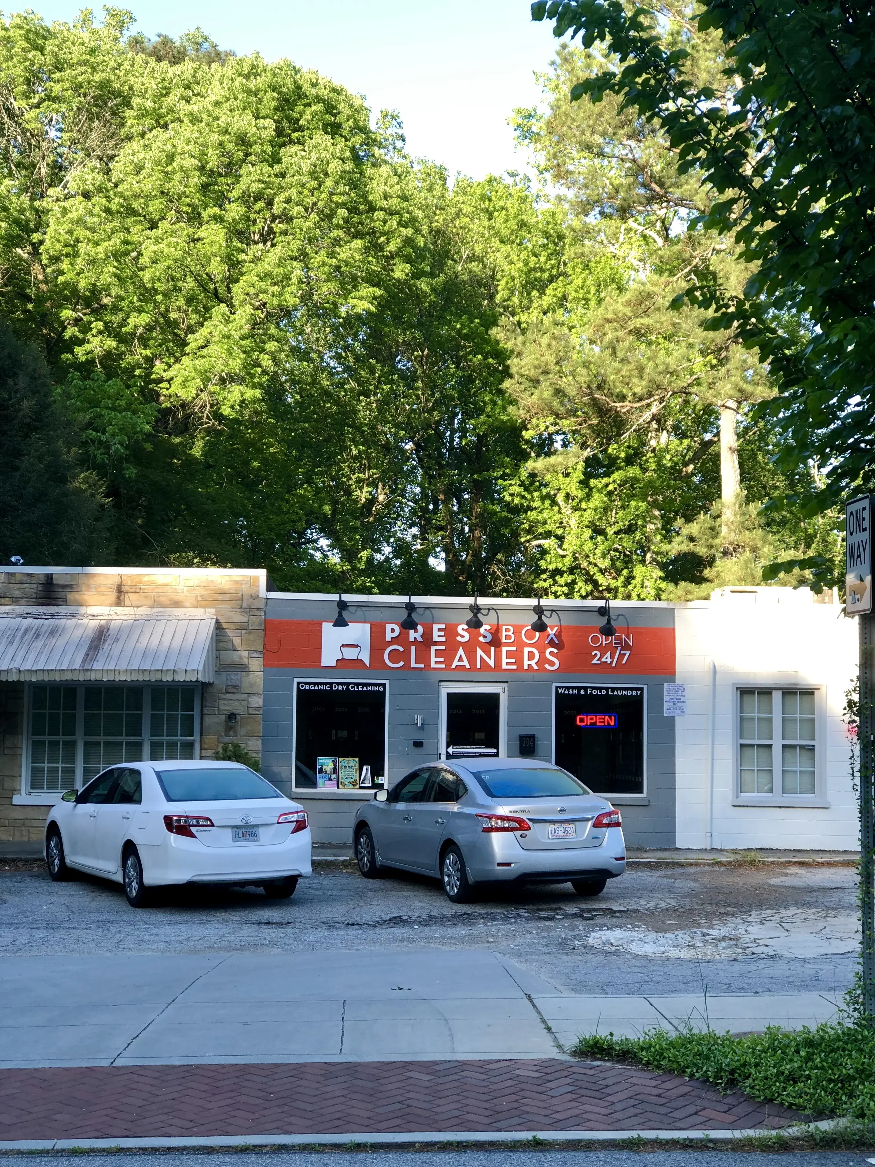 Joe May Cleaners - Image 11
