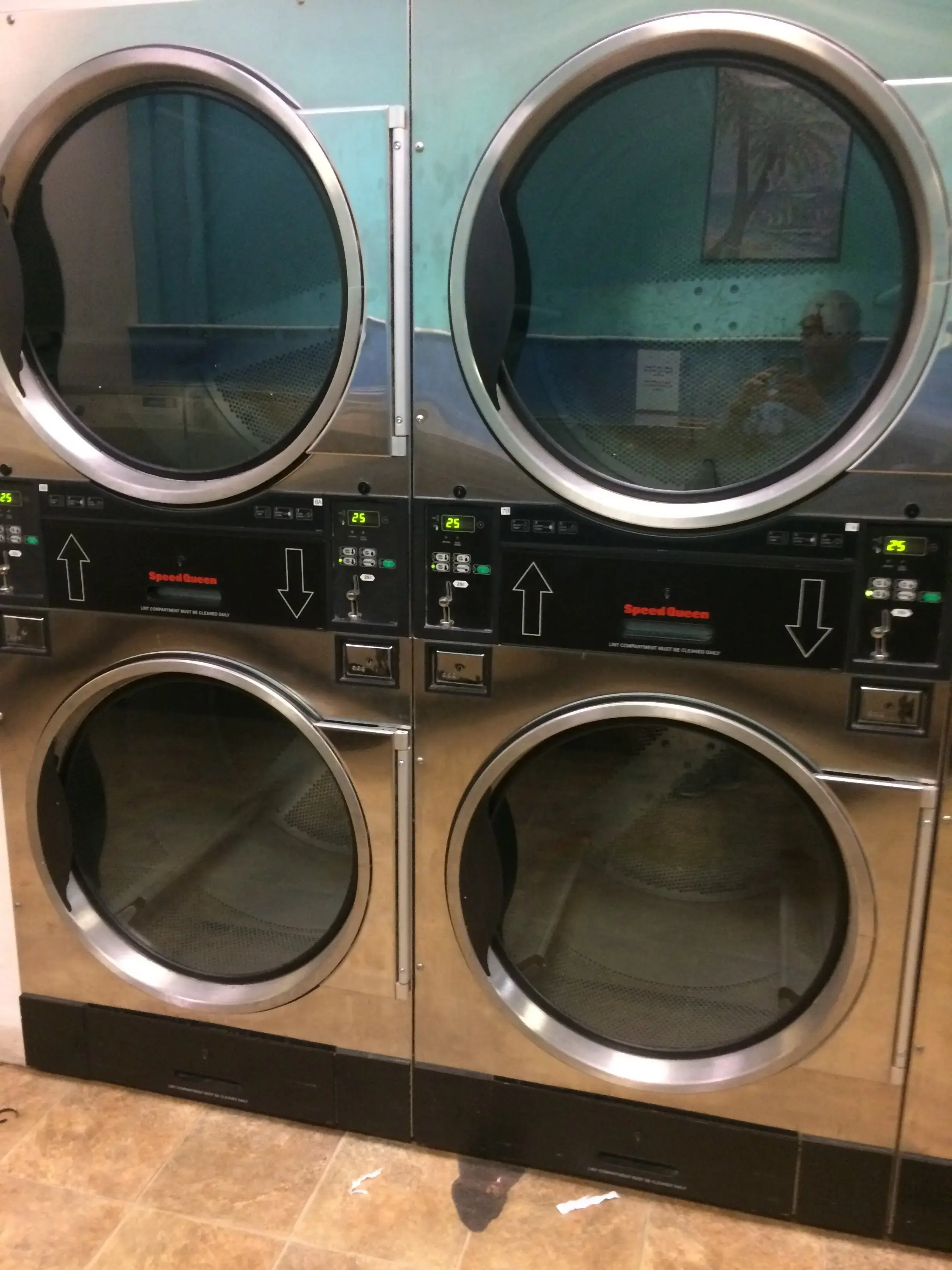 Johnston St Coin Laundry - Image 14