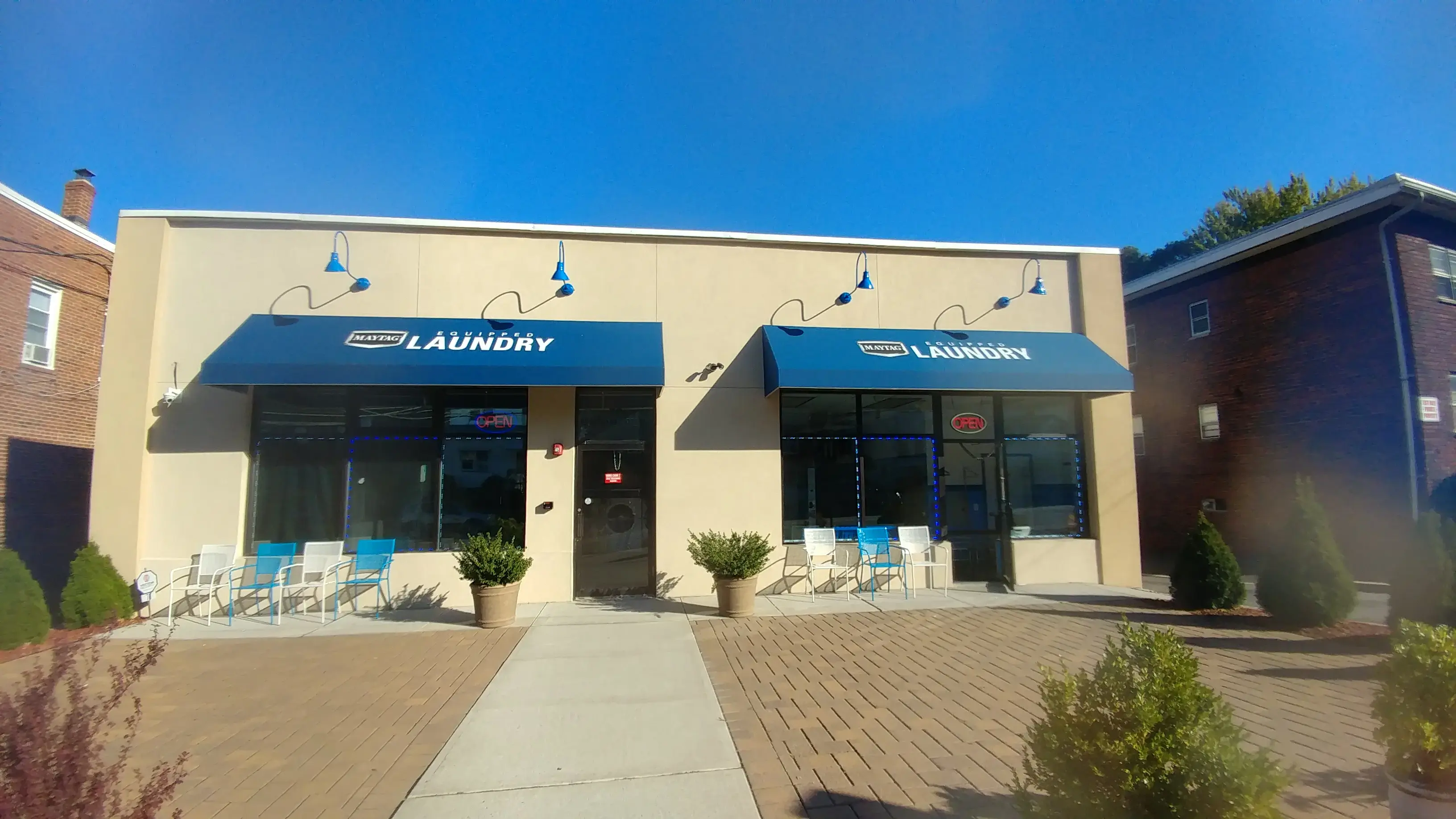 JOMAR Maytag Laundromat thumbnail 1