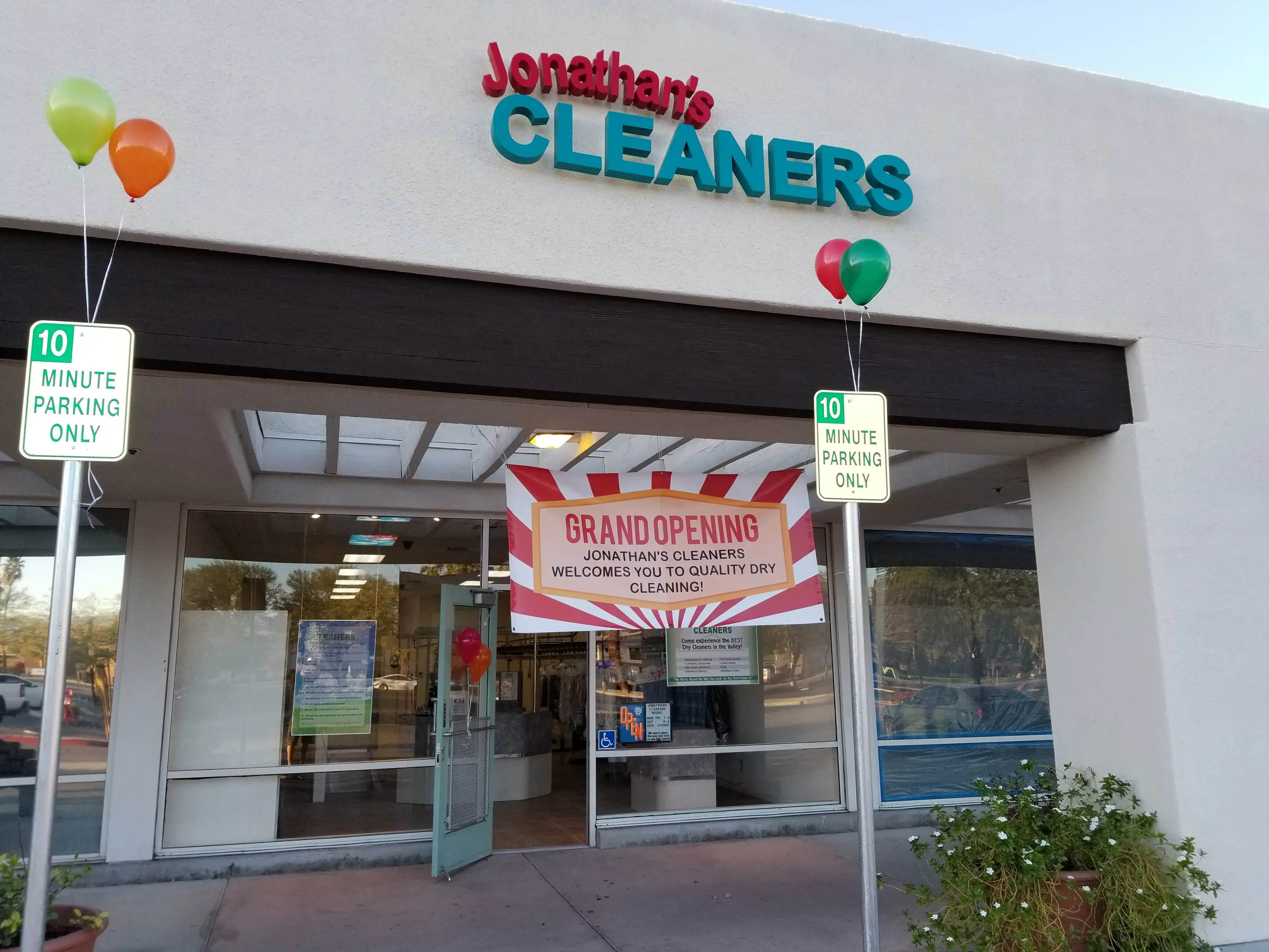 Jonathan's Cleaners Palm Desert location