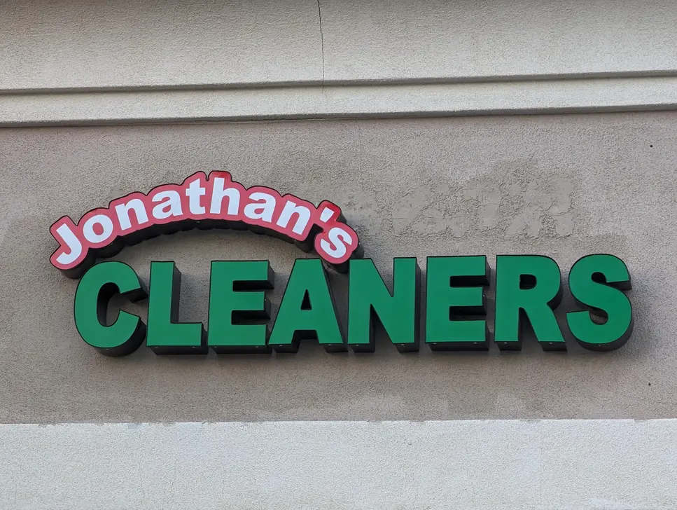 Jonathan's Cleaners Rancho Mirage thumbnail 3
