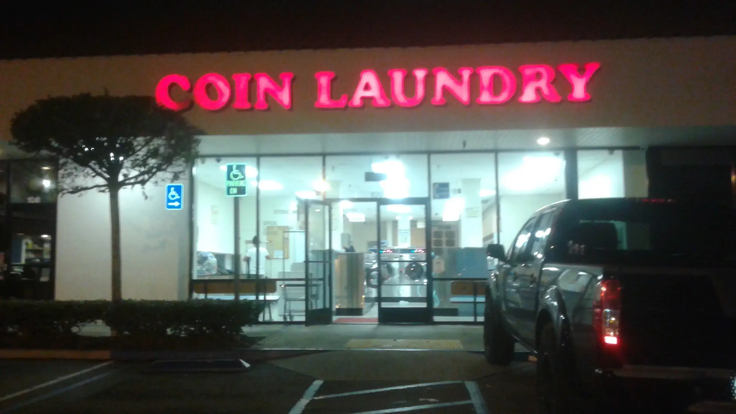Jones Coin Laundry thumbnail 16