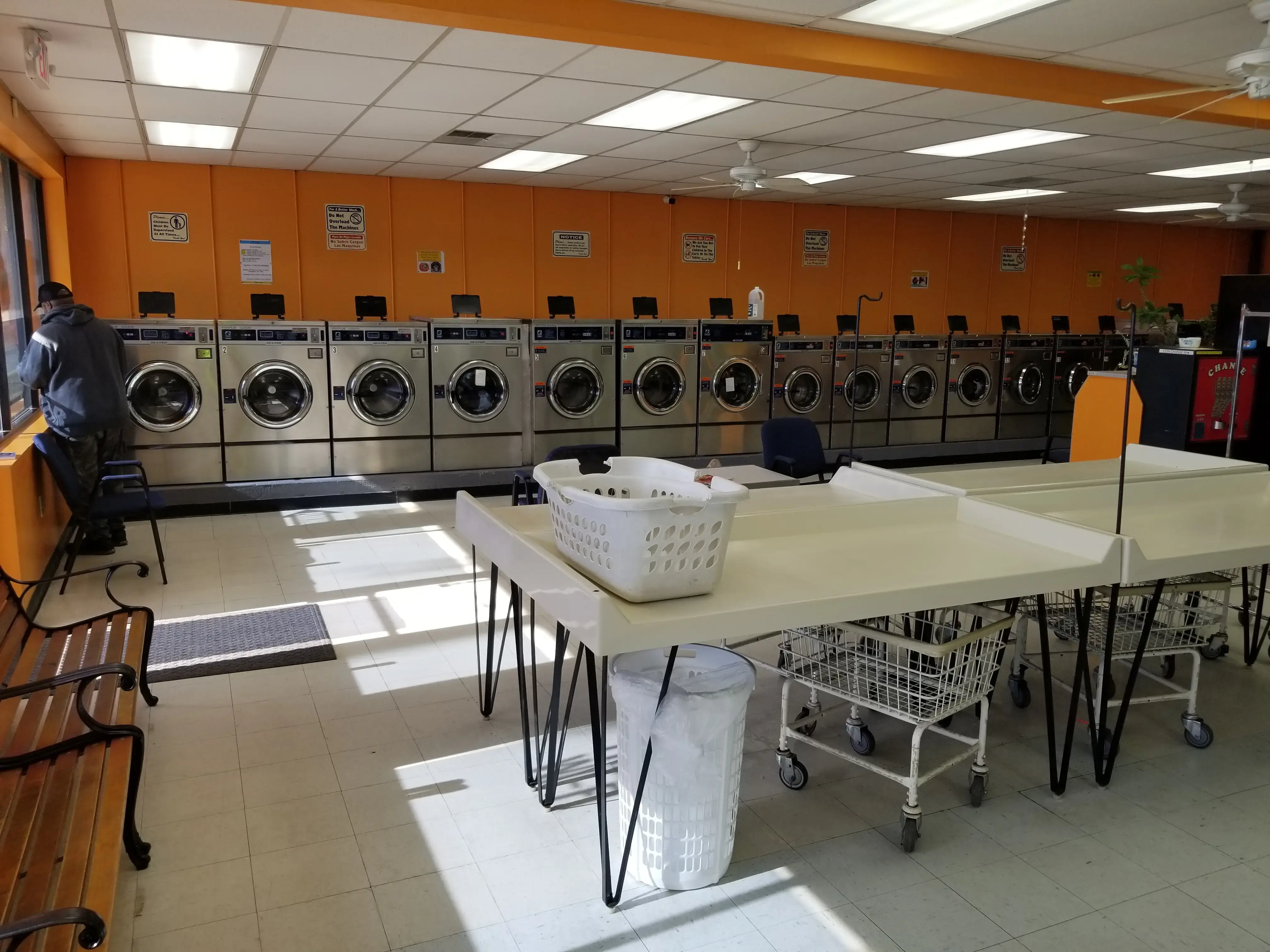 JOY Laundromat thumbnail 12