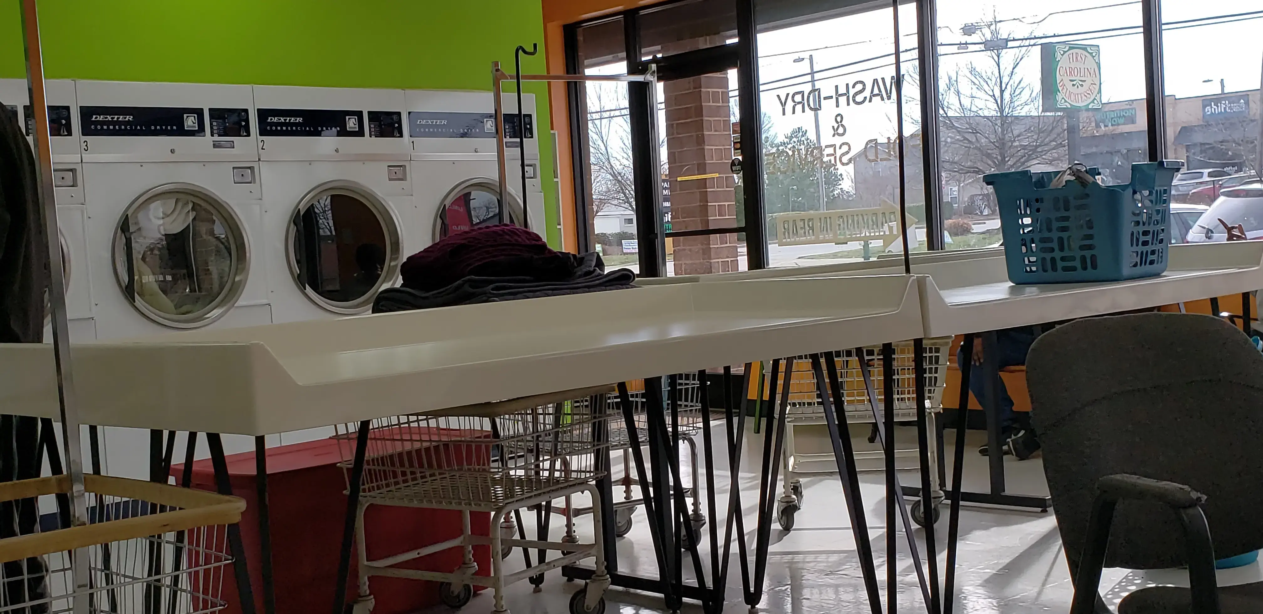 JOY Laundromat thumbnail 9
