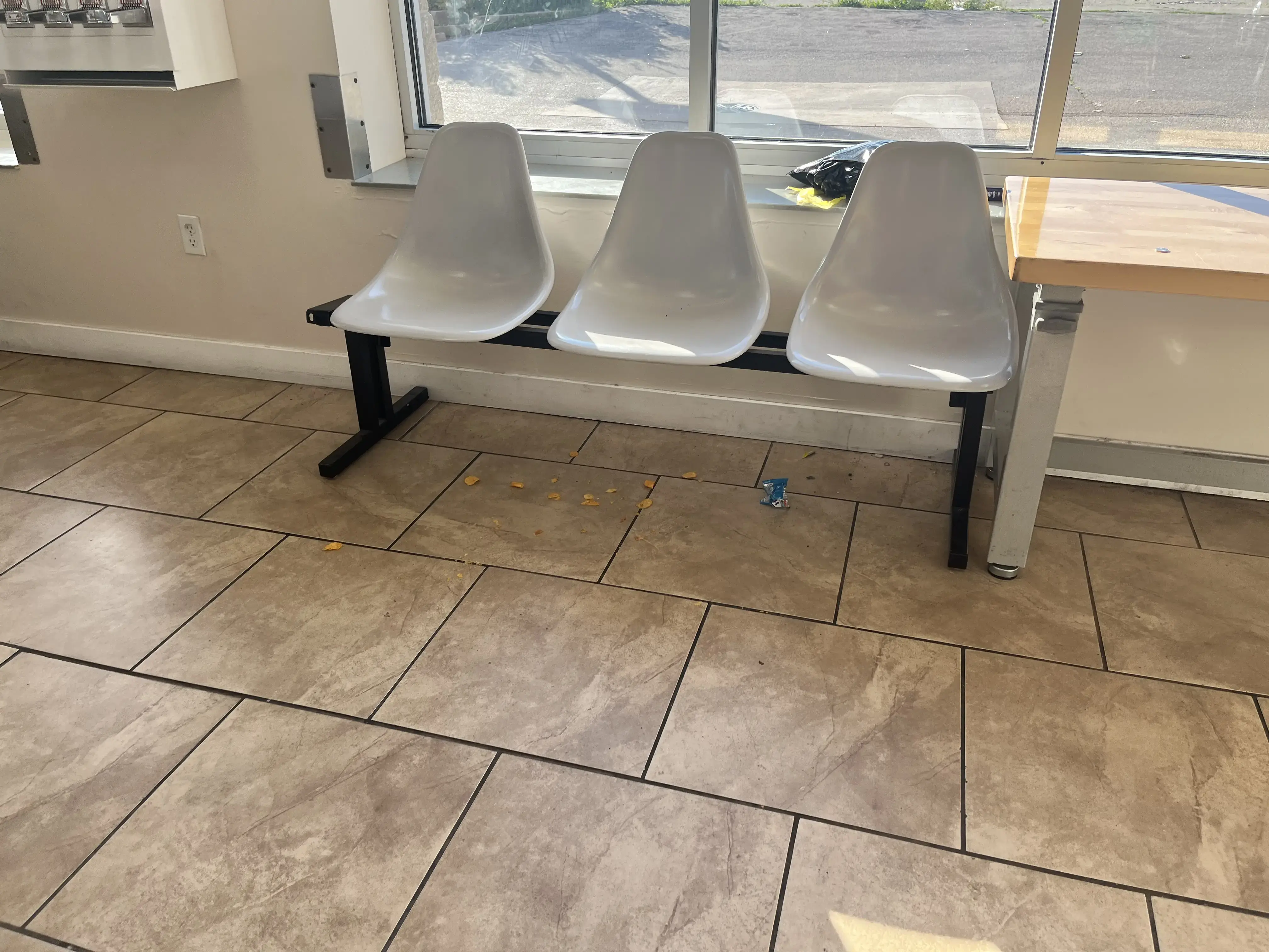 J's Laundry - Image 7