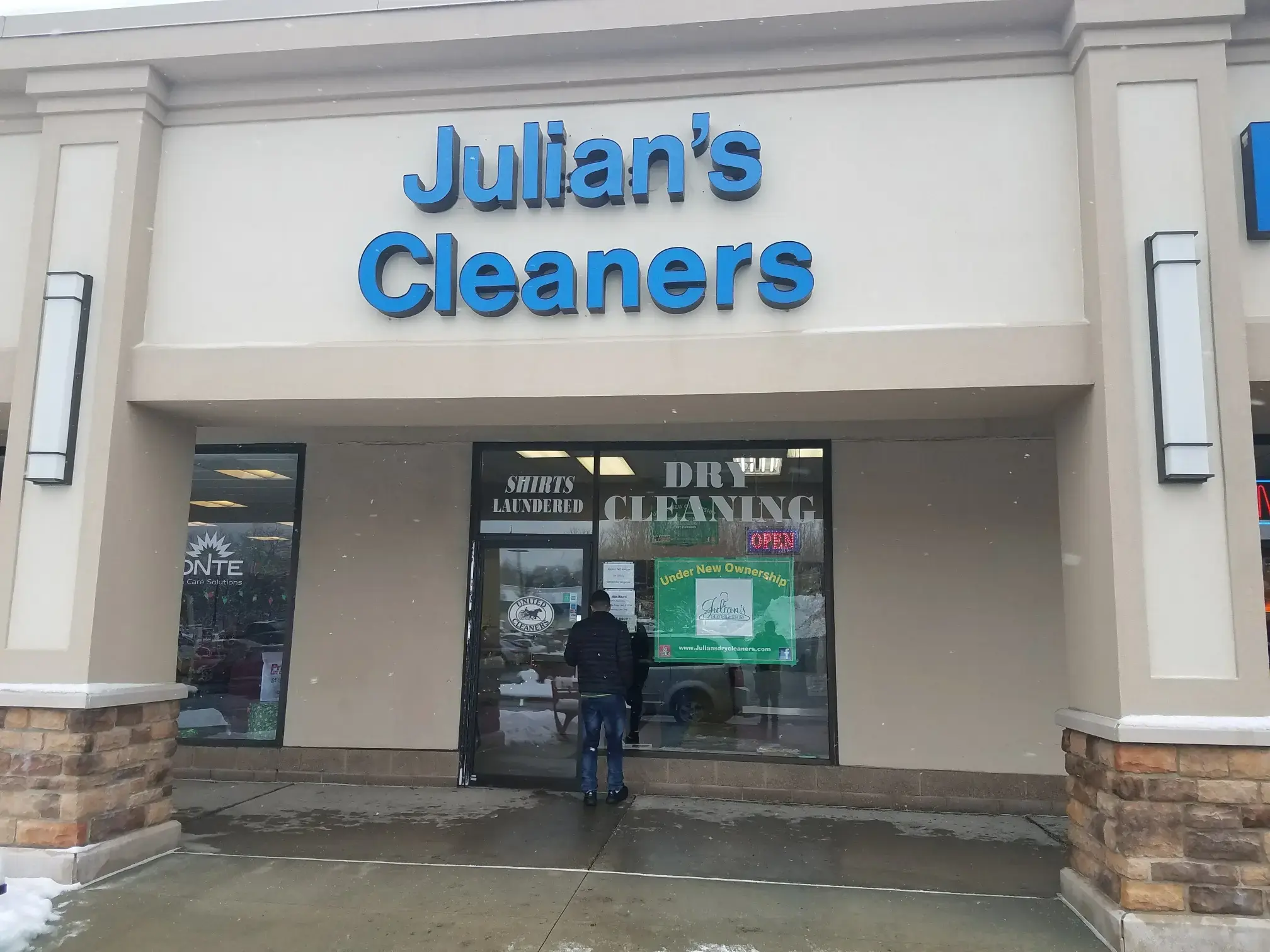 Julian's Dry Cleaners thumbnail 8