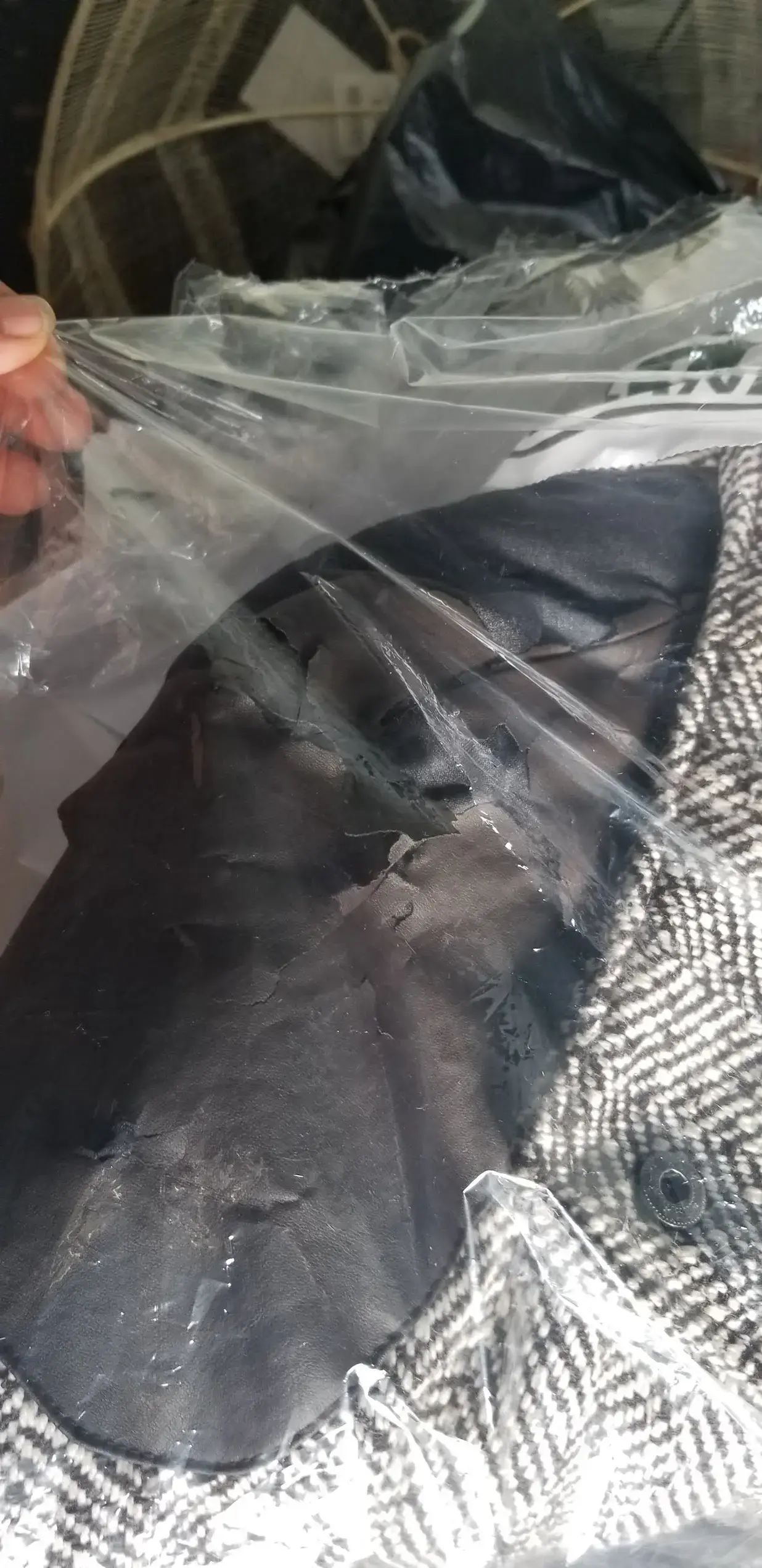 Julian's Dry Cleaners thumbnail 7