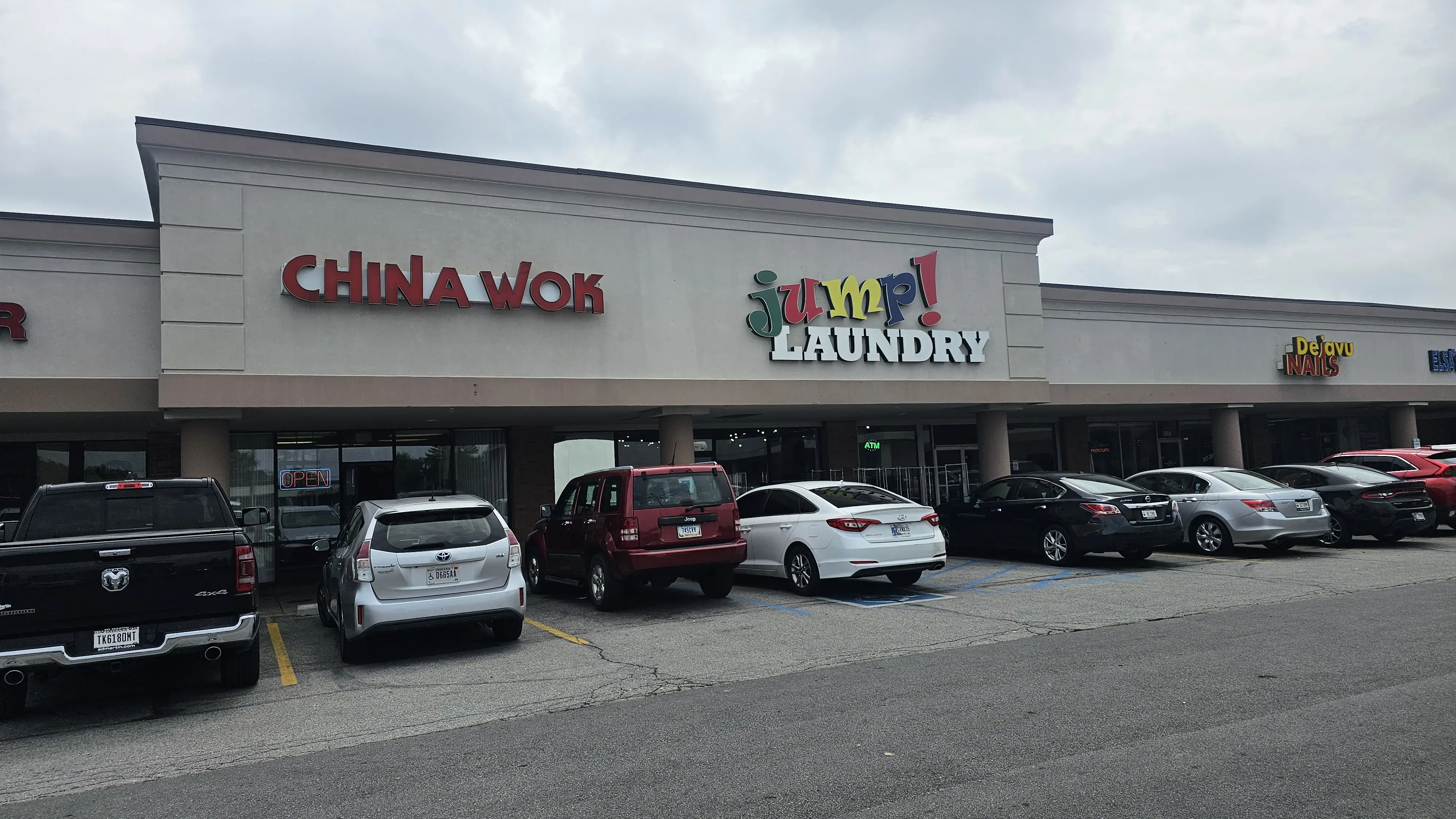 Jump Laundry Wash and Fold - Laundromat Lavanderia thumbnail 4