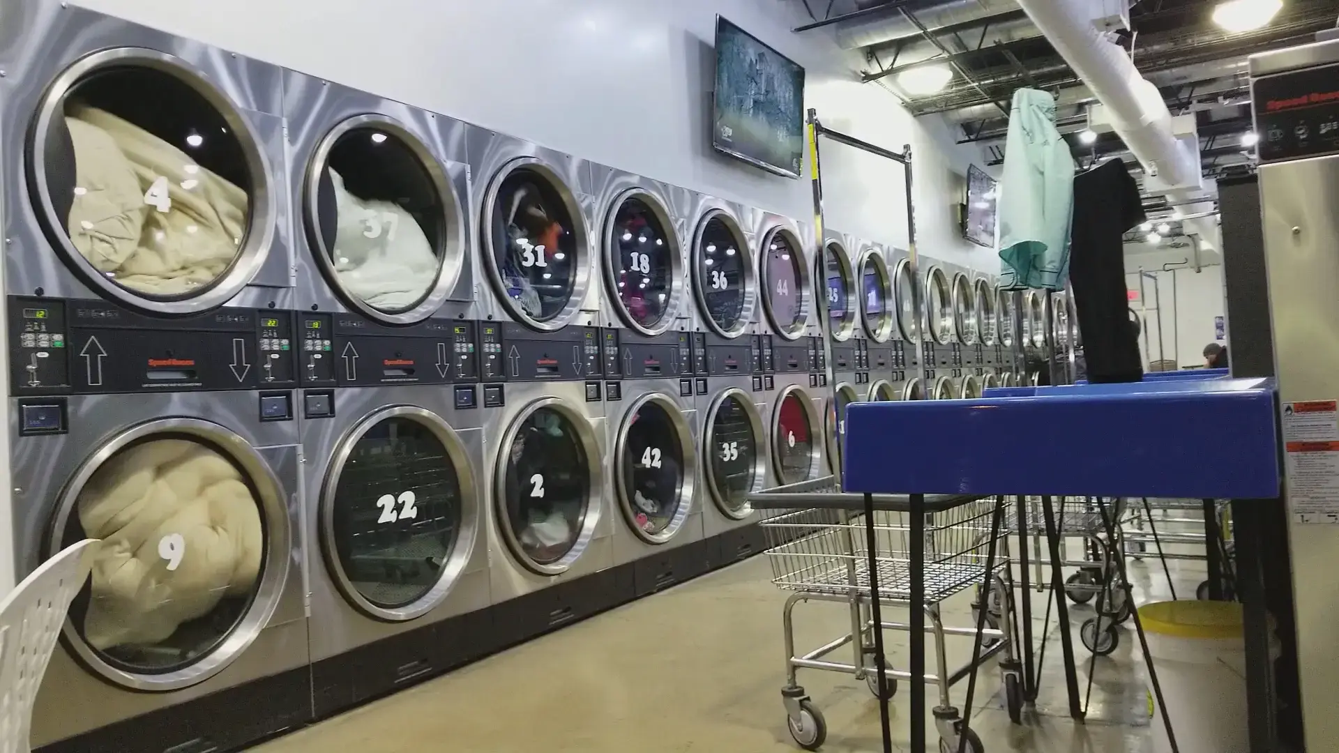 Jump Laundry Wash and Fold - Laundromat Lavanderia thumbnail 2