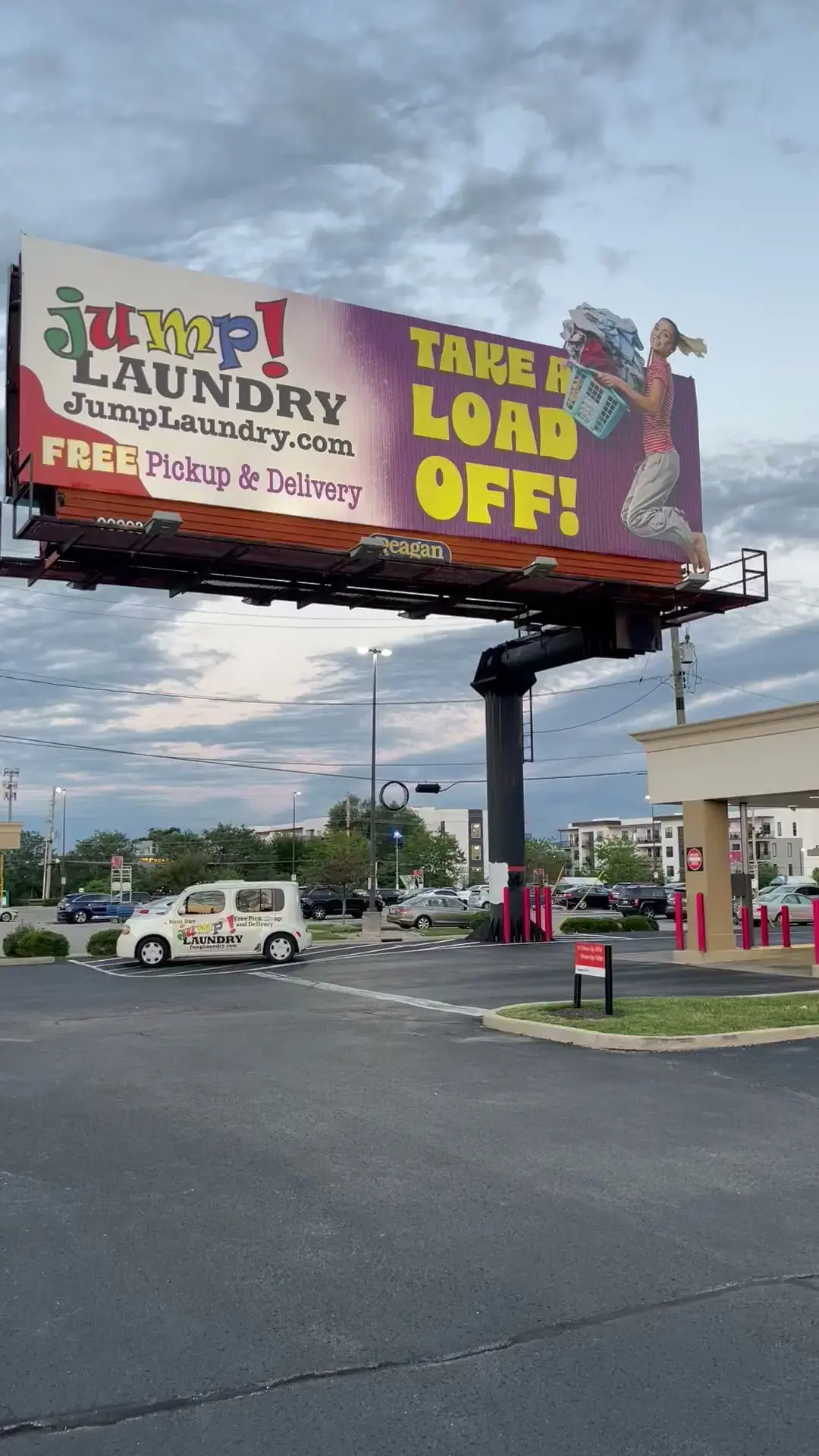 Jump Laundry Wash and Fold - Laundromat Lavanderia thumbnail 5