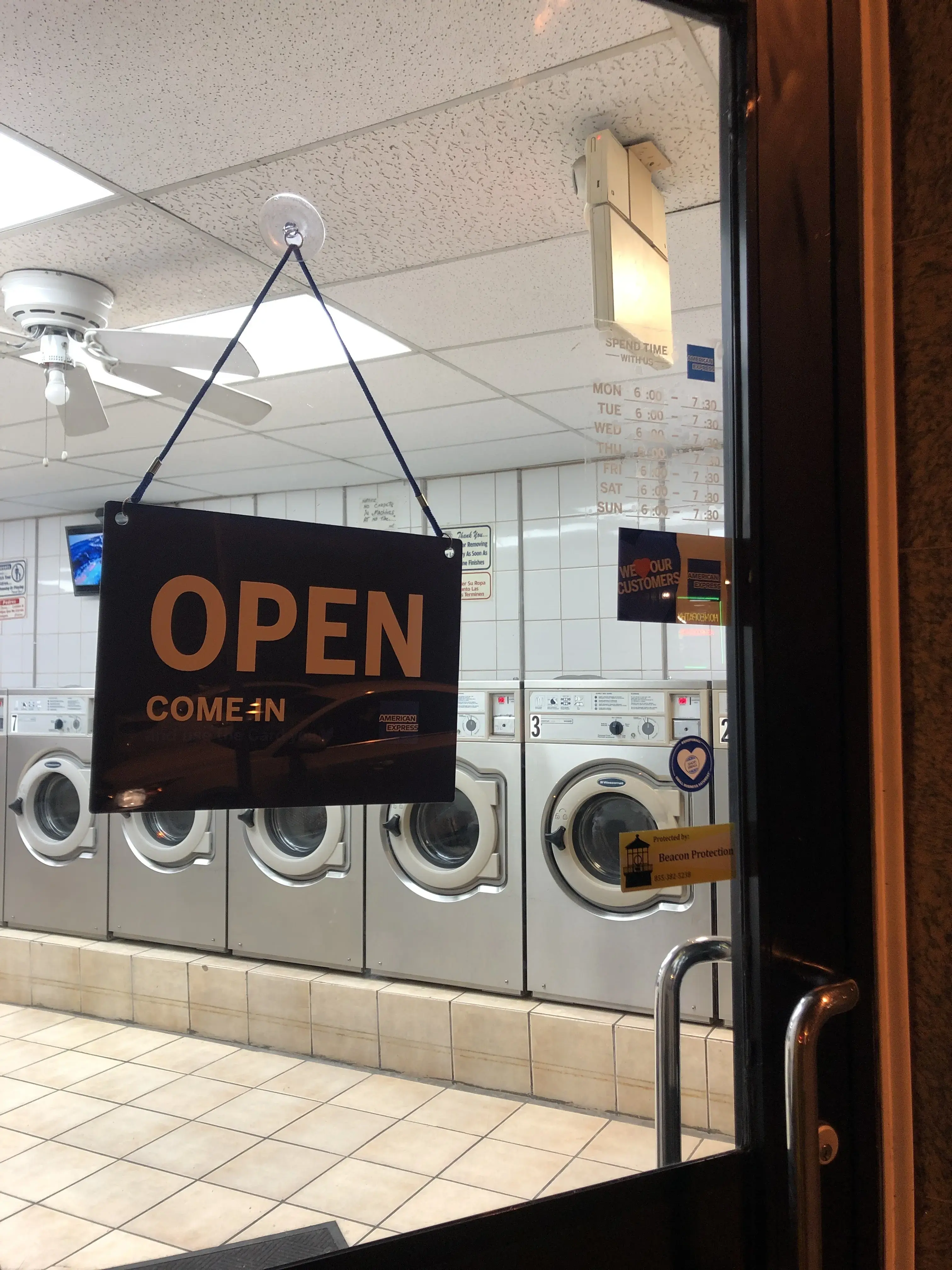 Junction Laundromat thumbnail 2